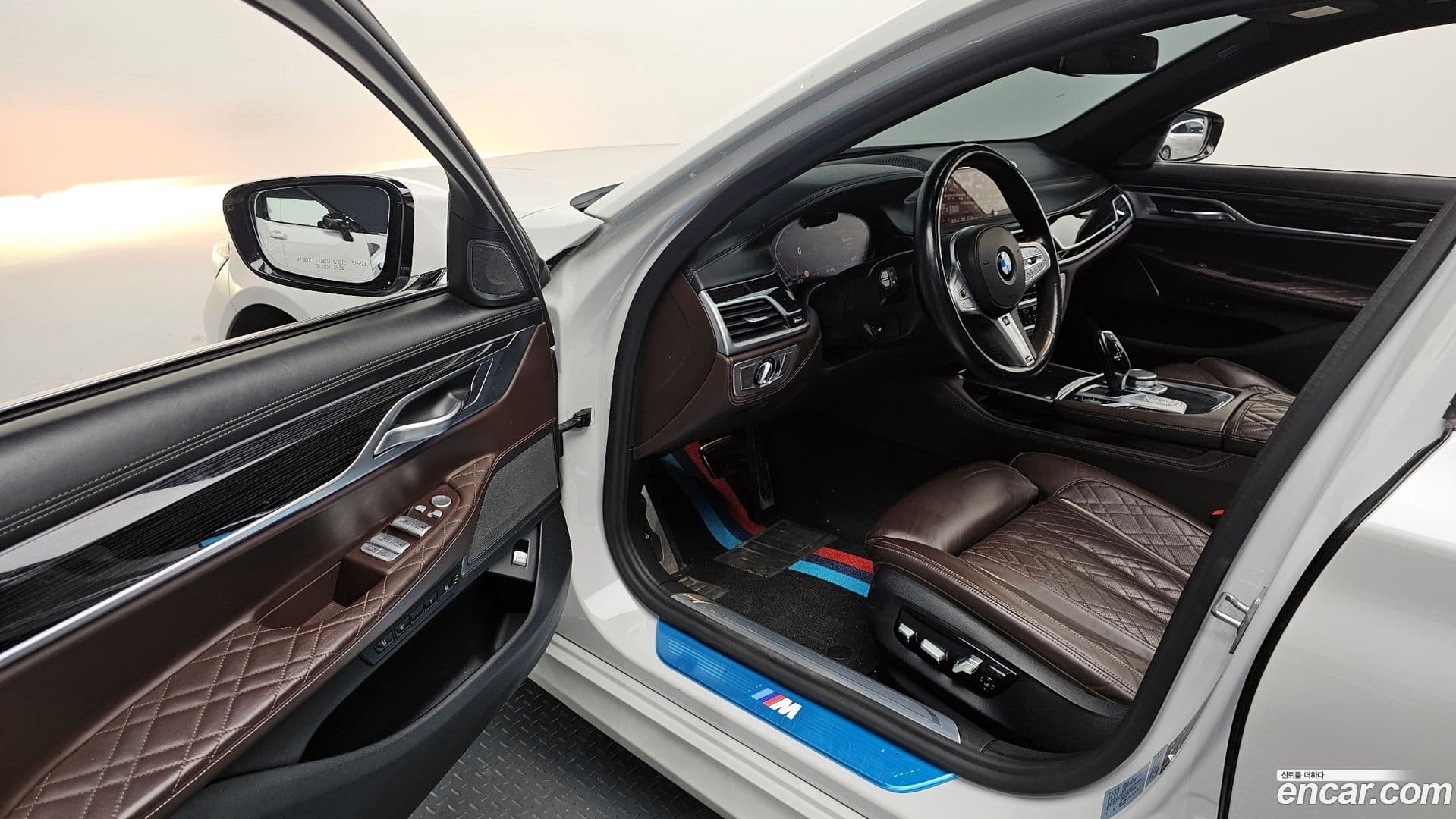 Main__Slider__Photo:7-Series BMW 2019.11-10