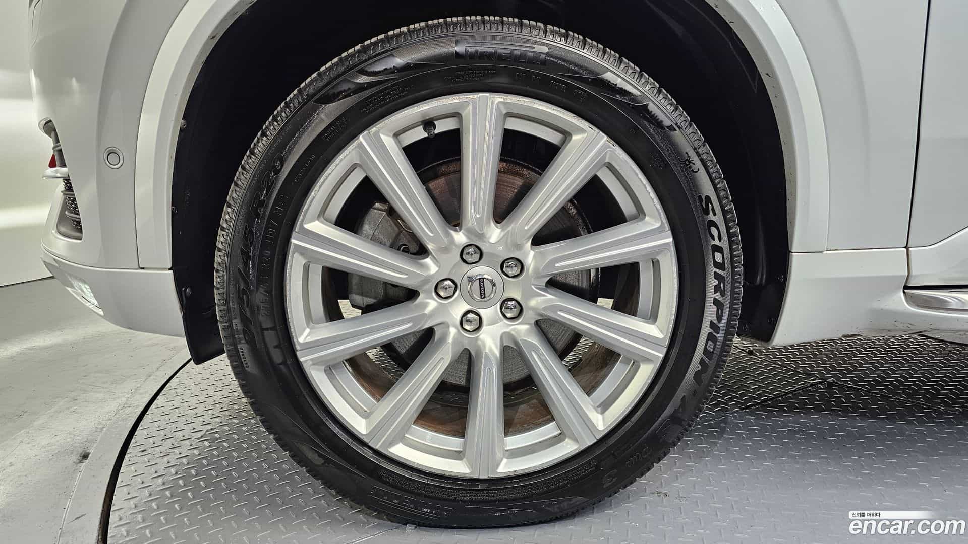 XC90 Volvo 2017.5-OUTER-005