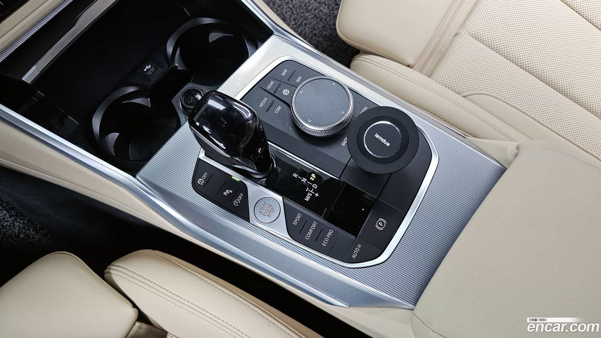 3-Series BMW 2022.8-INNER-009