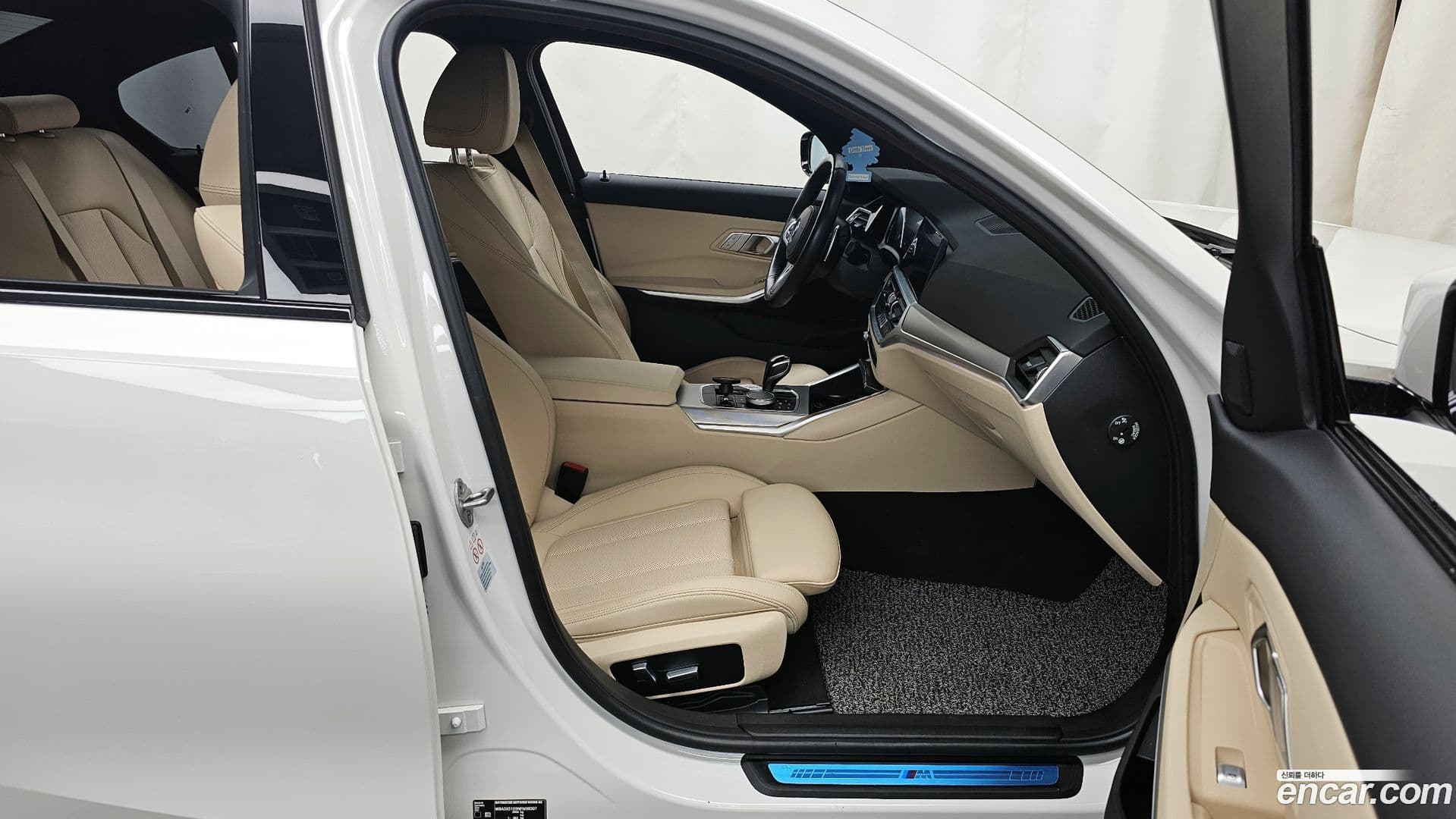 Main__Slider__Photo:3-Series BMW 2022.8-10