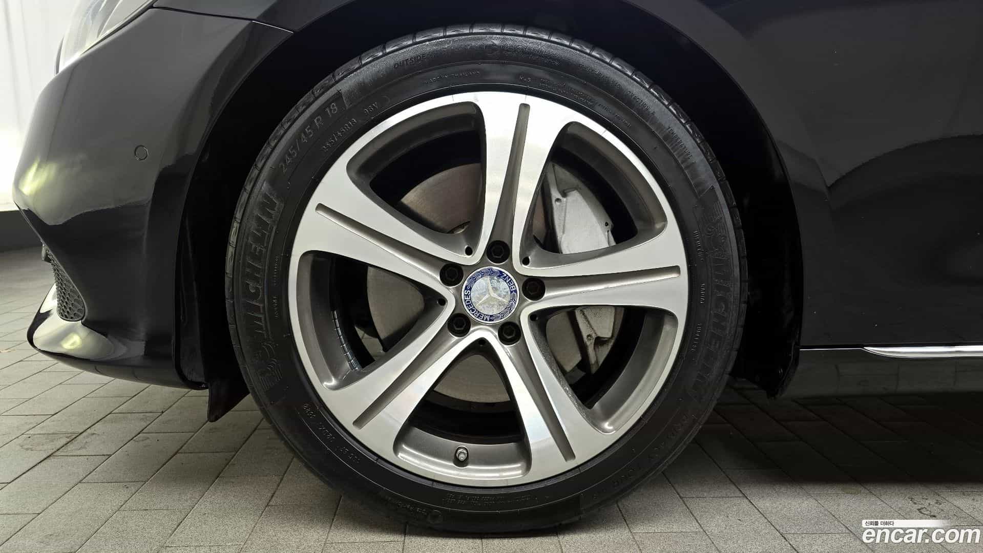 E-Class Mercedes-Benz 2016.9-OUTER-005