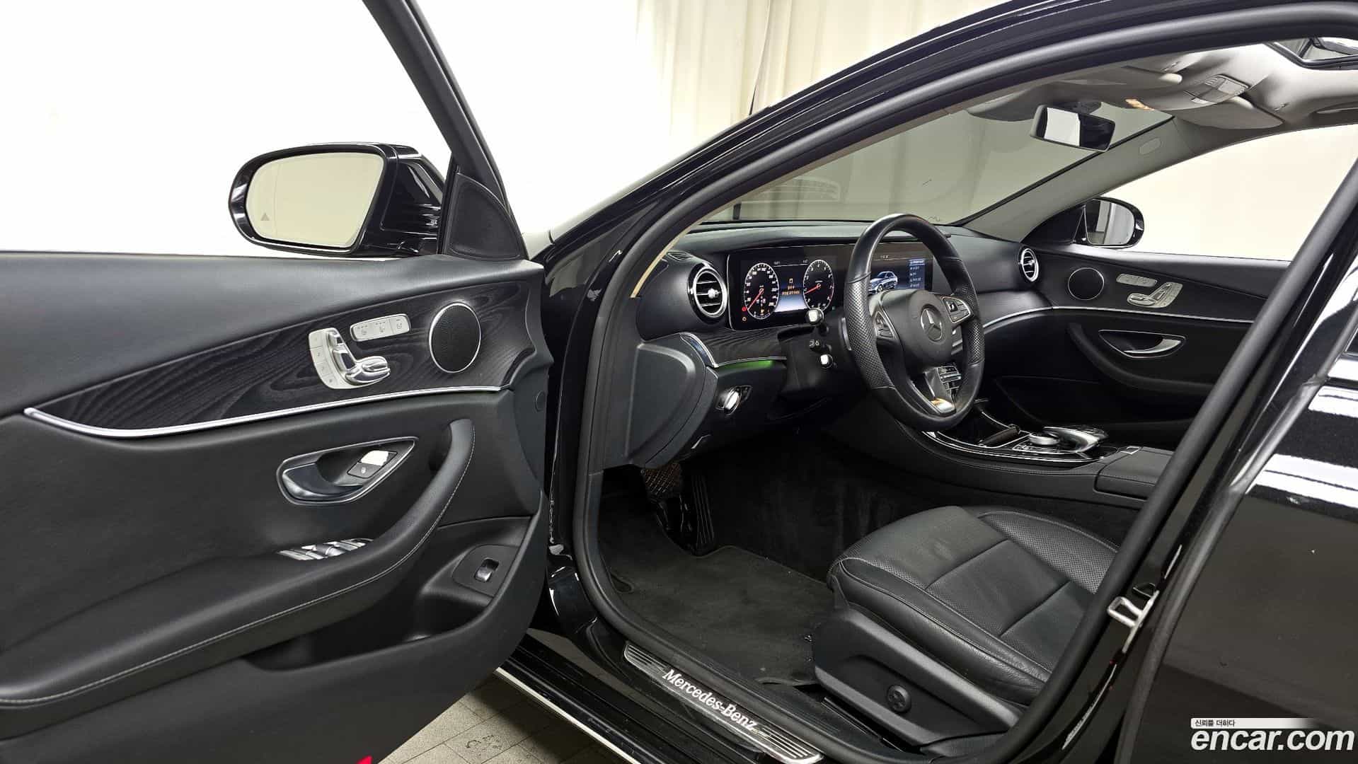 E-Class Mercedes-Benz 2016.9-OPTION-015