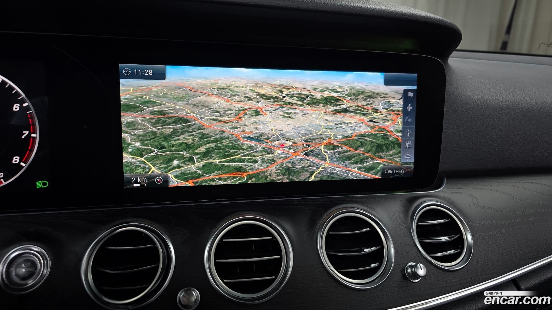 Main__Slider__Photo:E-Class Mercedes-Benz 2016.9-13