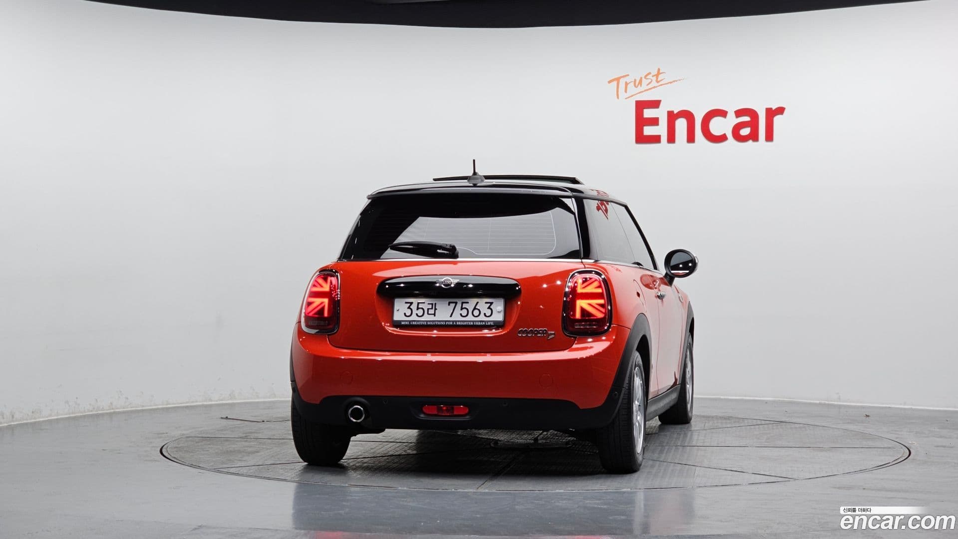 Main__Slider__Photo:Cooper Mini 2019.6-3