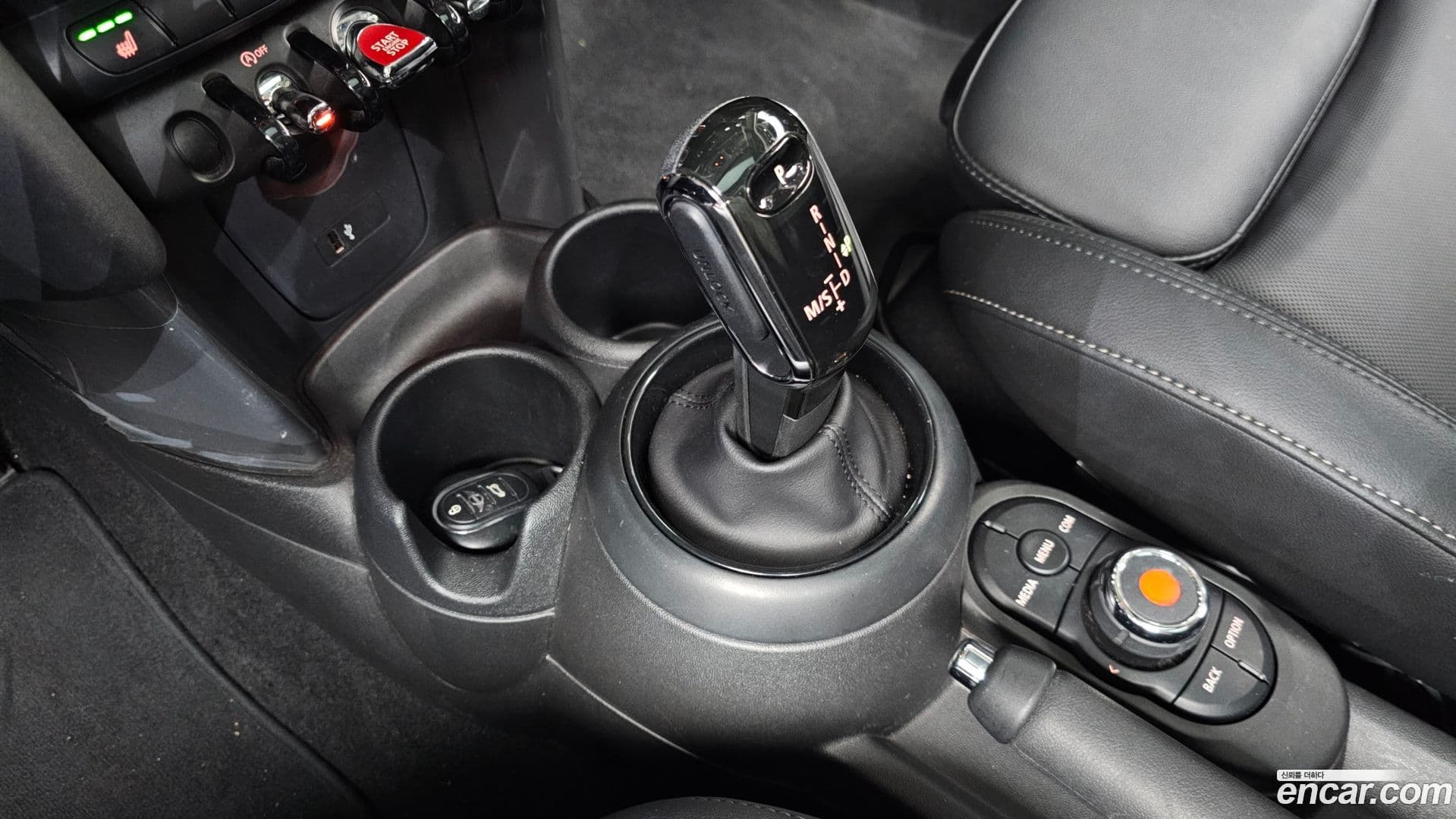 Main__Slider__Photo:Cooper Mini 2019.6-8