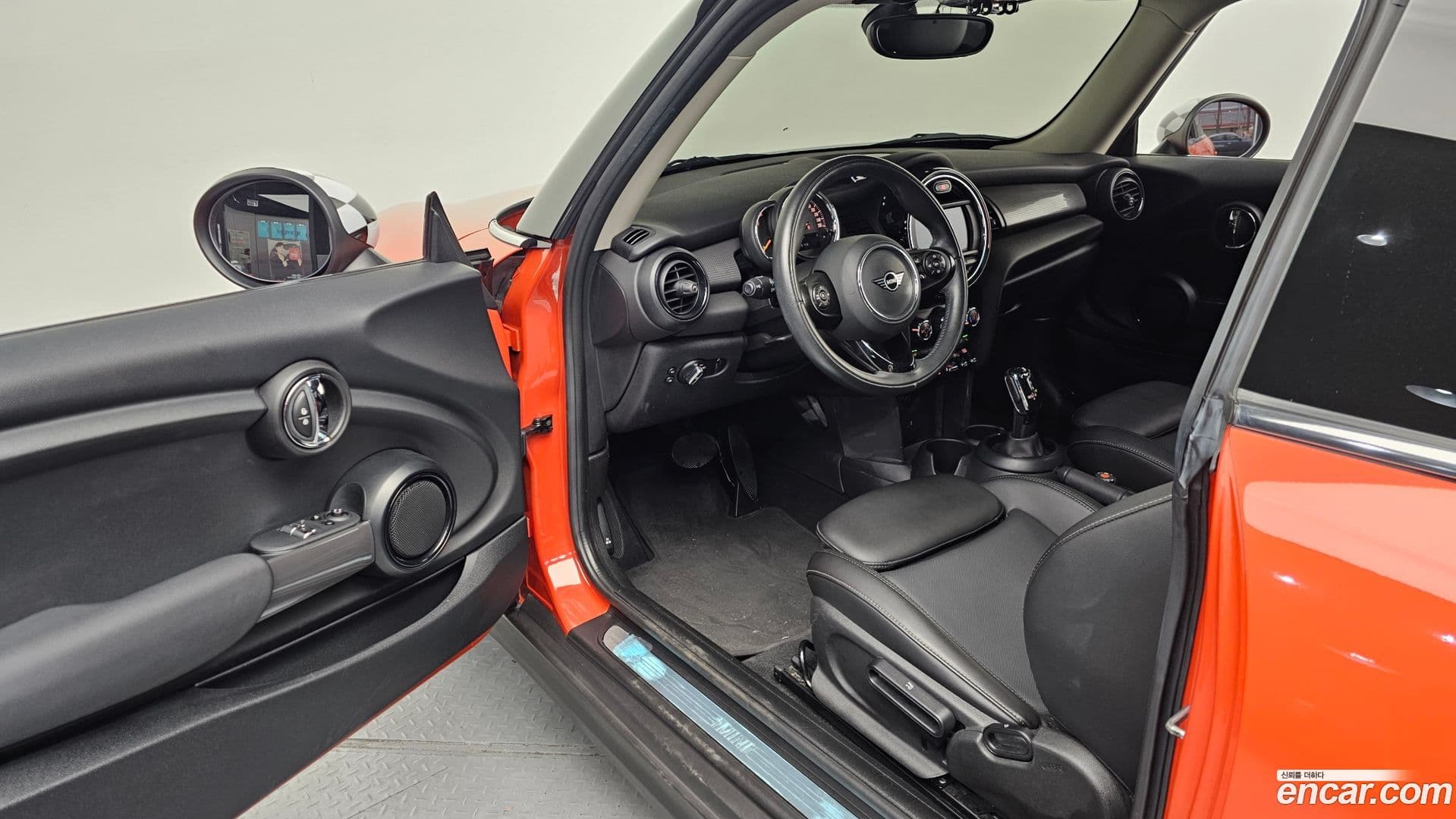 Main__Slider__Photo:Cooper Mini 2019.6-9