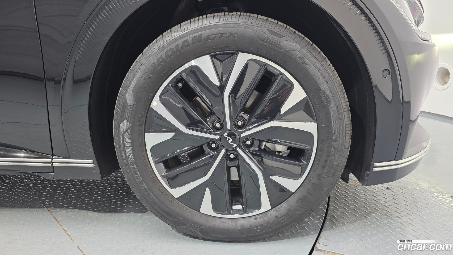 Main__Slider__Photo:EV6 Kia 2022.11-4