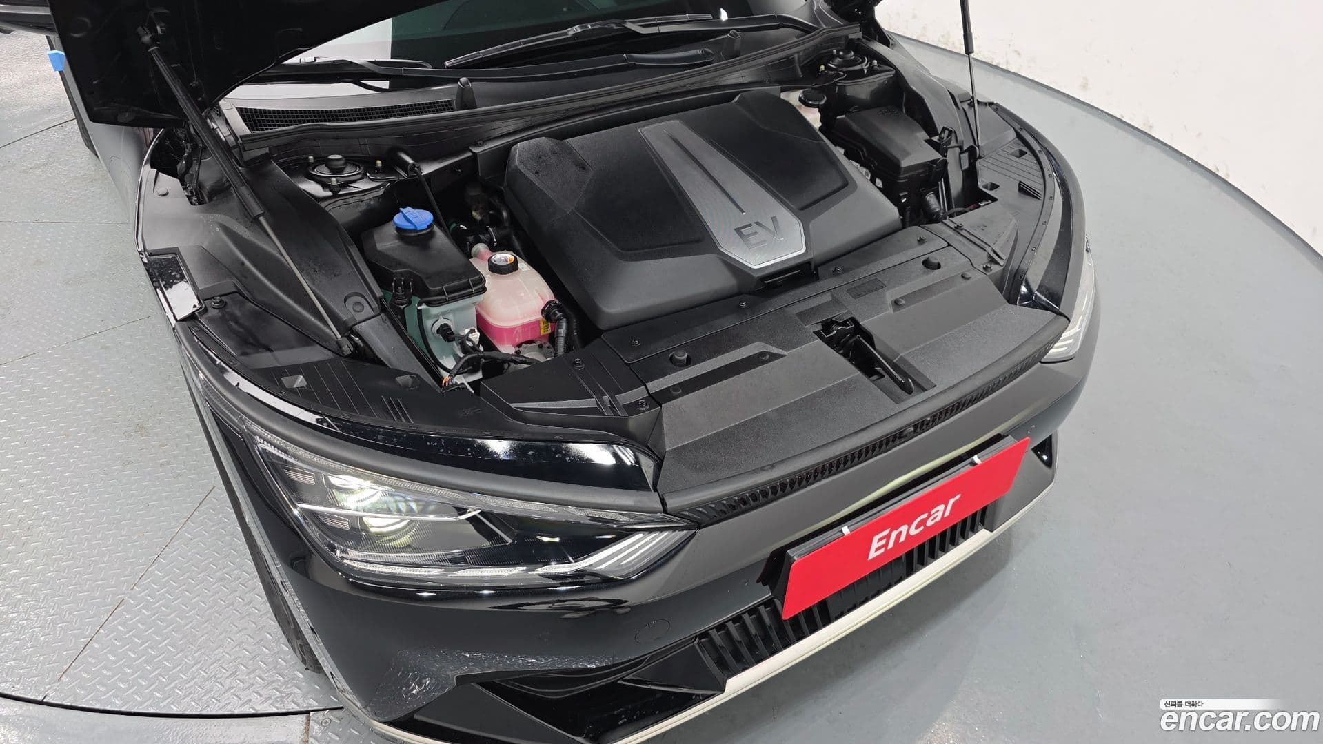 Main__Slider__Photo:EV6 Kia 2022.11-5