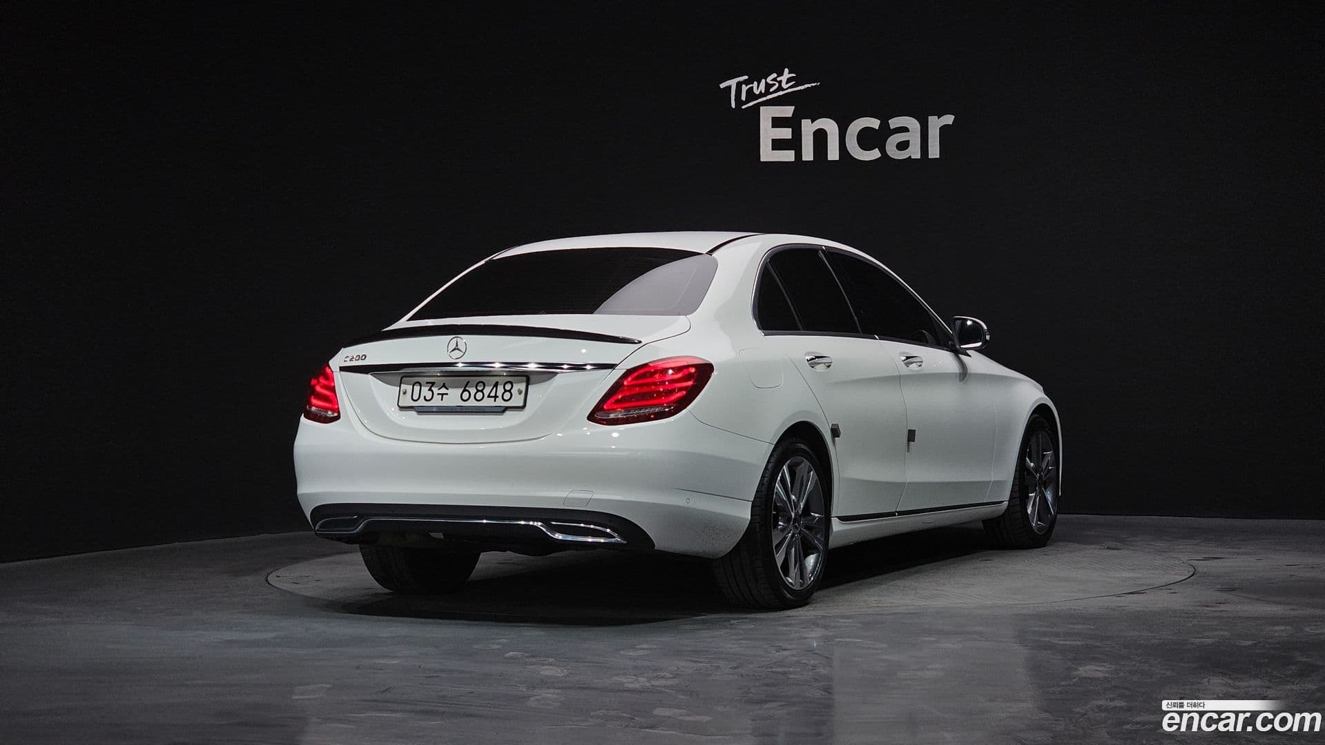 Main__Slider__Photo:C-Class Mercedes-Benz 2018.0-1