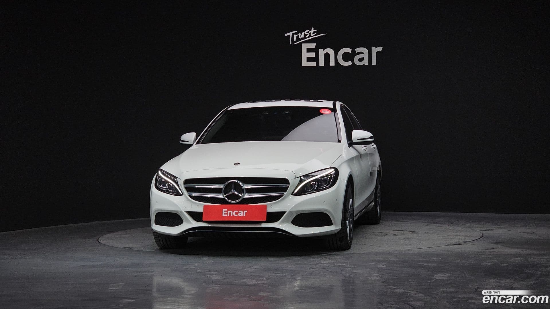 Main__Slider__Photo:C-Class Mercedes-Benz 2018.0-2