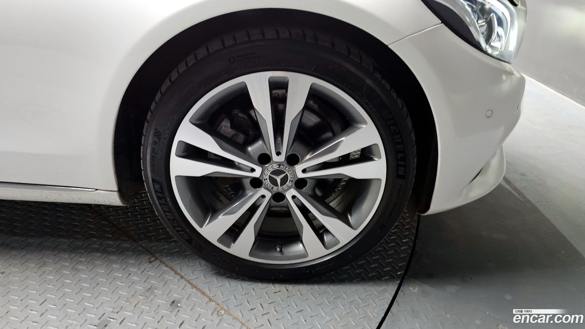 Main__Slider__Photo:C-Class Mercedes-Benz 2018.0-4