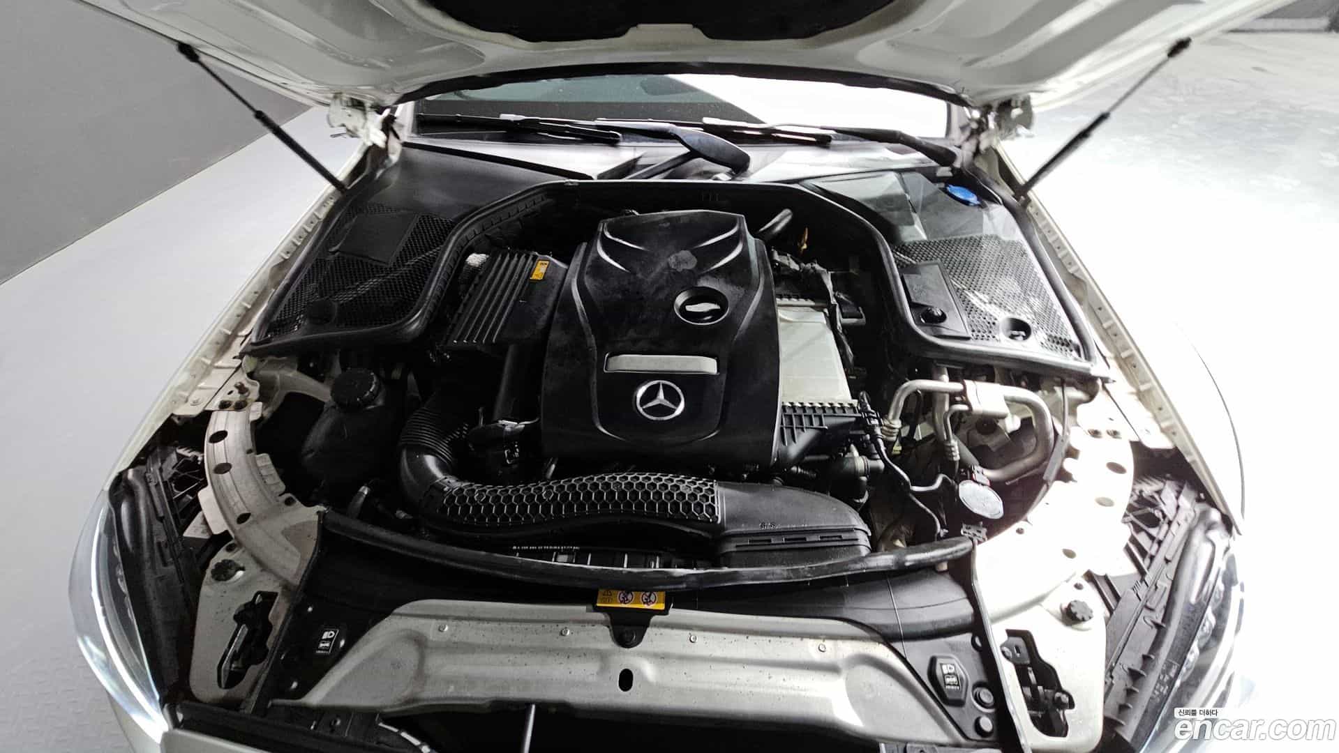 C-Class Mercedes-Benz 2018.0-INNER-006