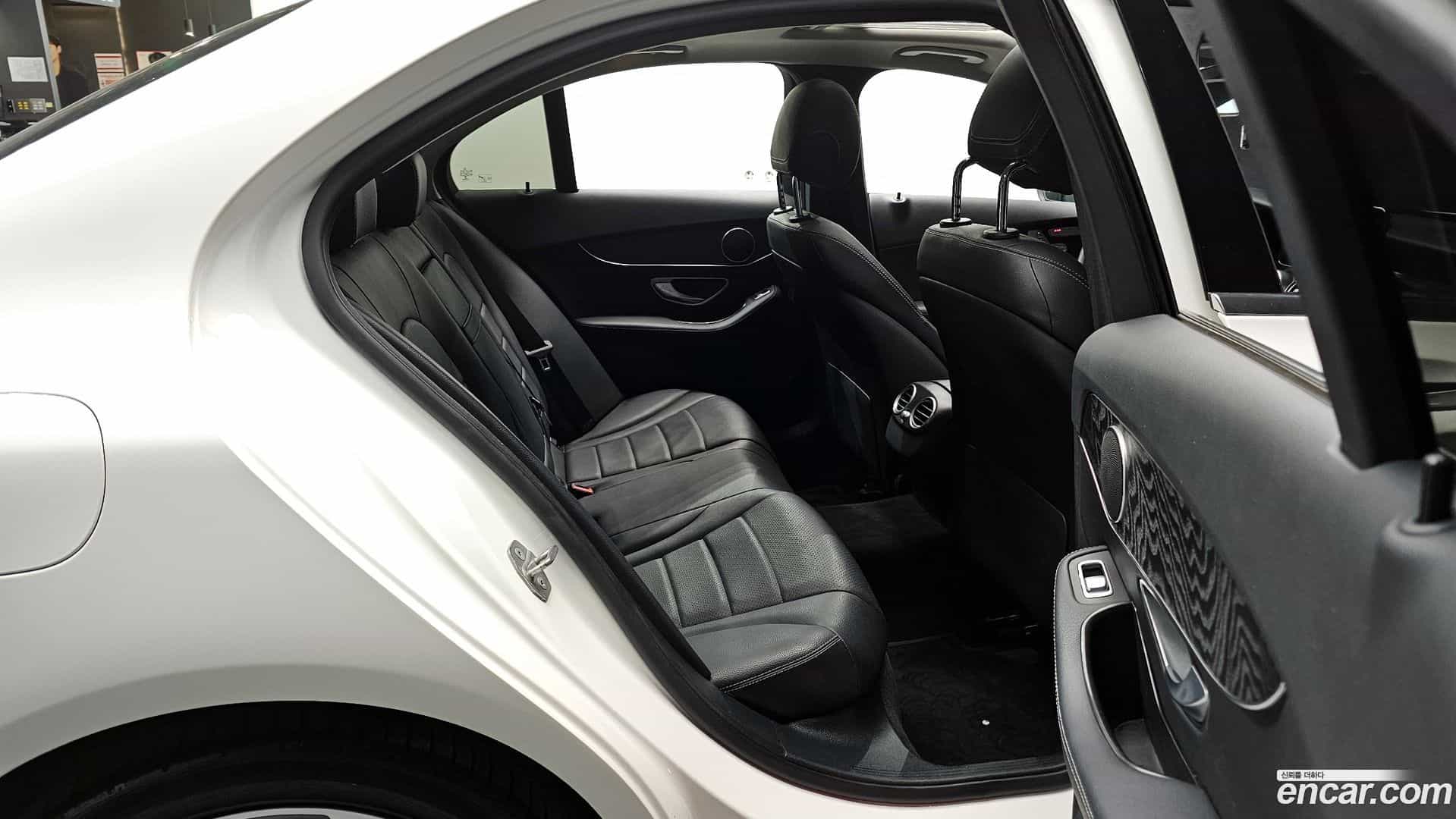 C-Class Mercedes-Benz 2018.0-OPTION-016