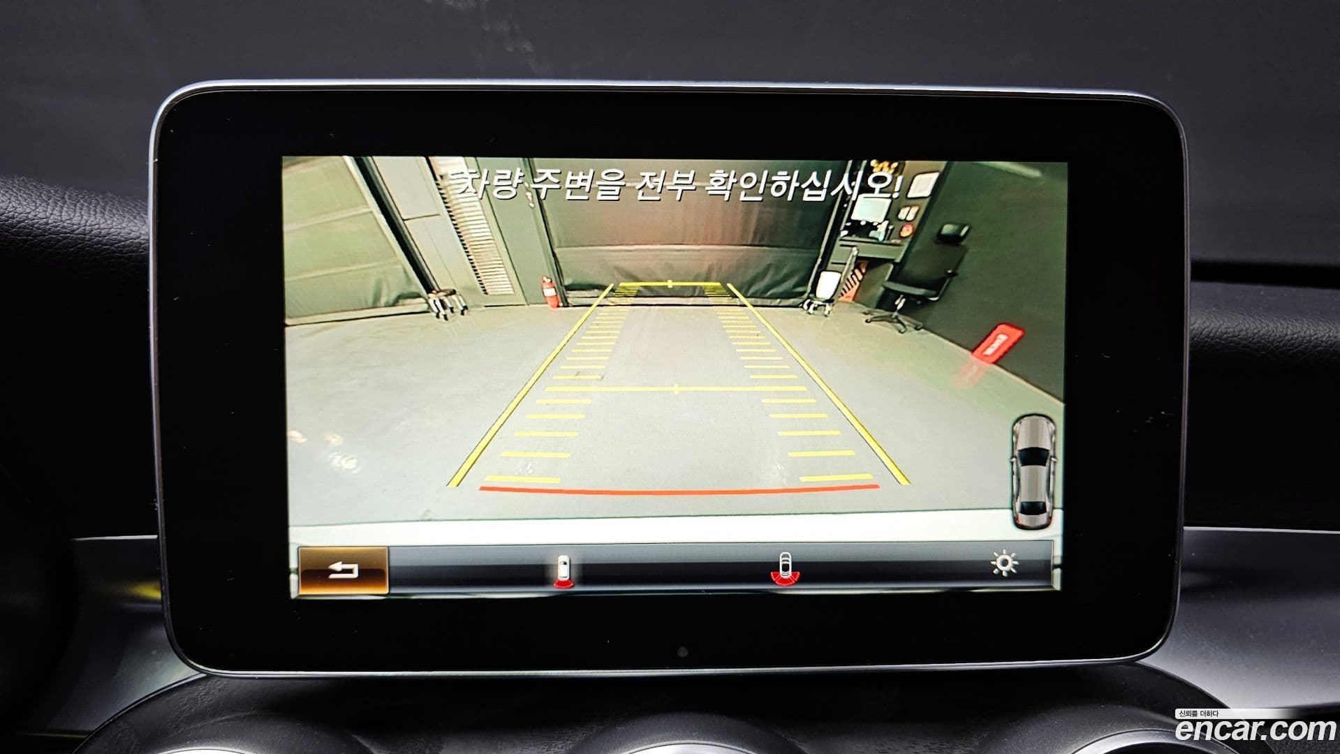 Main__Slider__Photo:C-Class Mercedes-Benz 2018.0-14