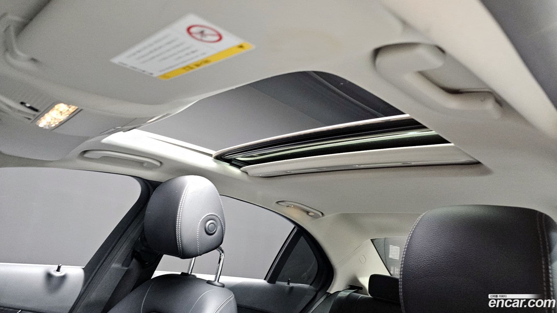 Main__Slider__Photo:C-Class Mercedes-Benz 2018.0-15