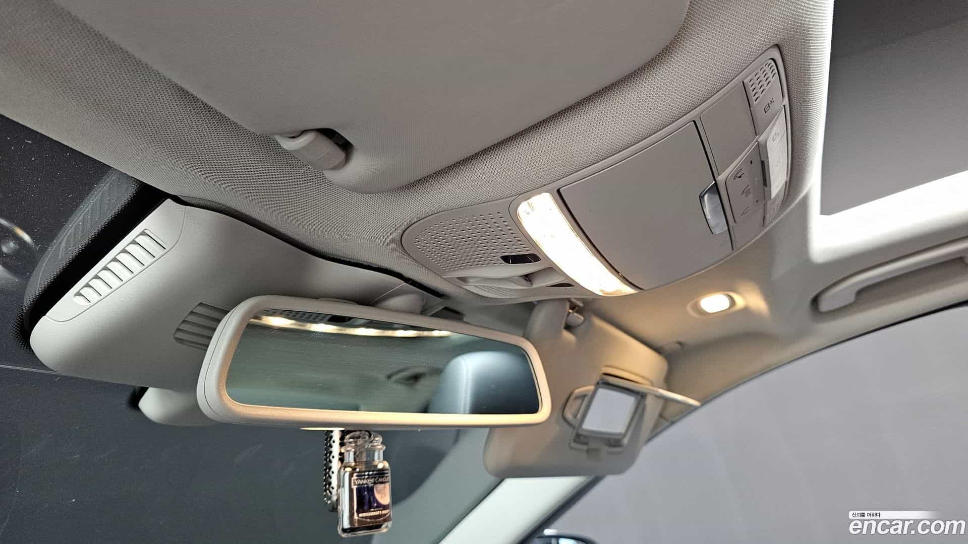 C-Class Mercedes-Benz 2018.0-OPTION-022