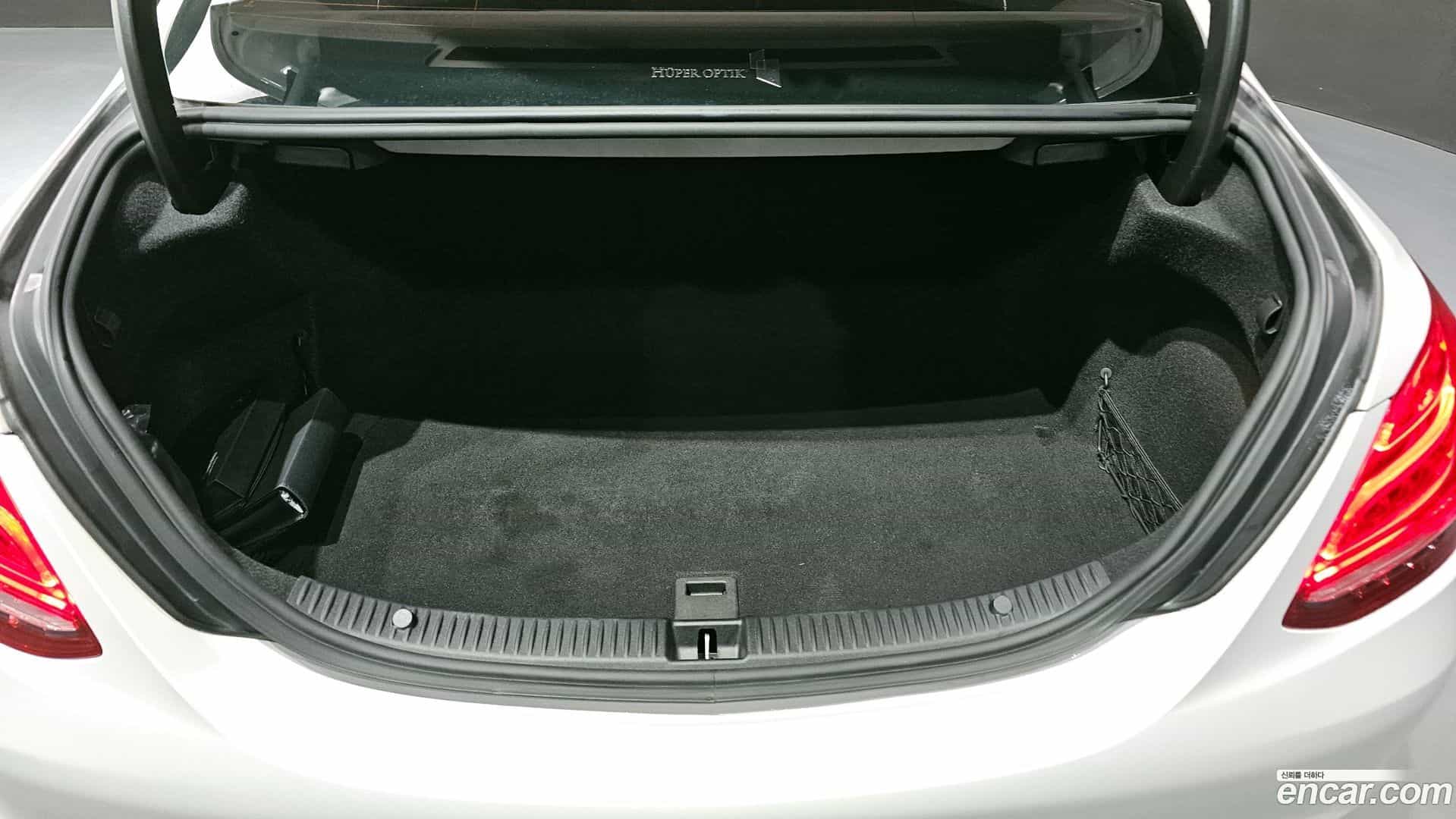 C-Class Mercedes-Benz 2018.0-OPTION-024