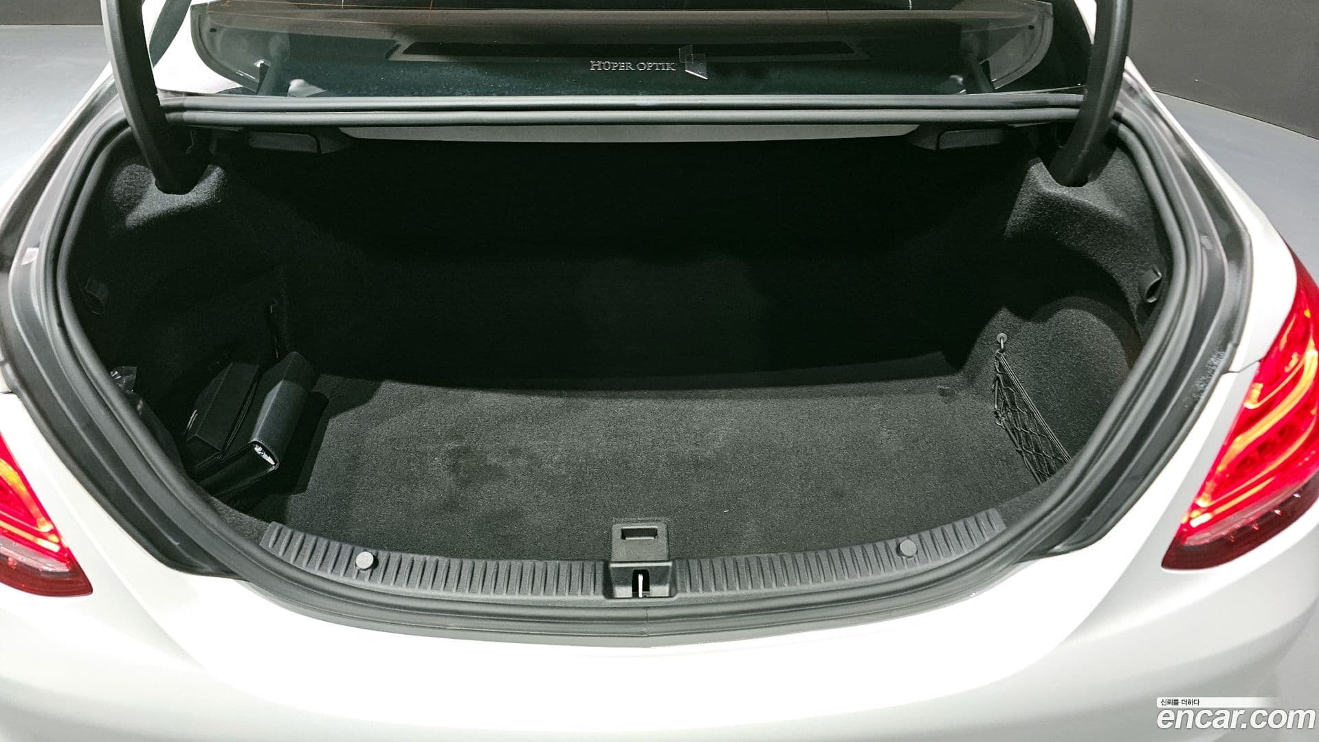 Main__Slider__Photo:C-Class Mercedes-Benz 2018.0-19