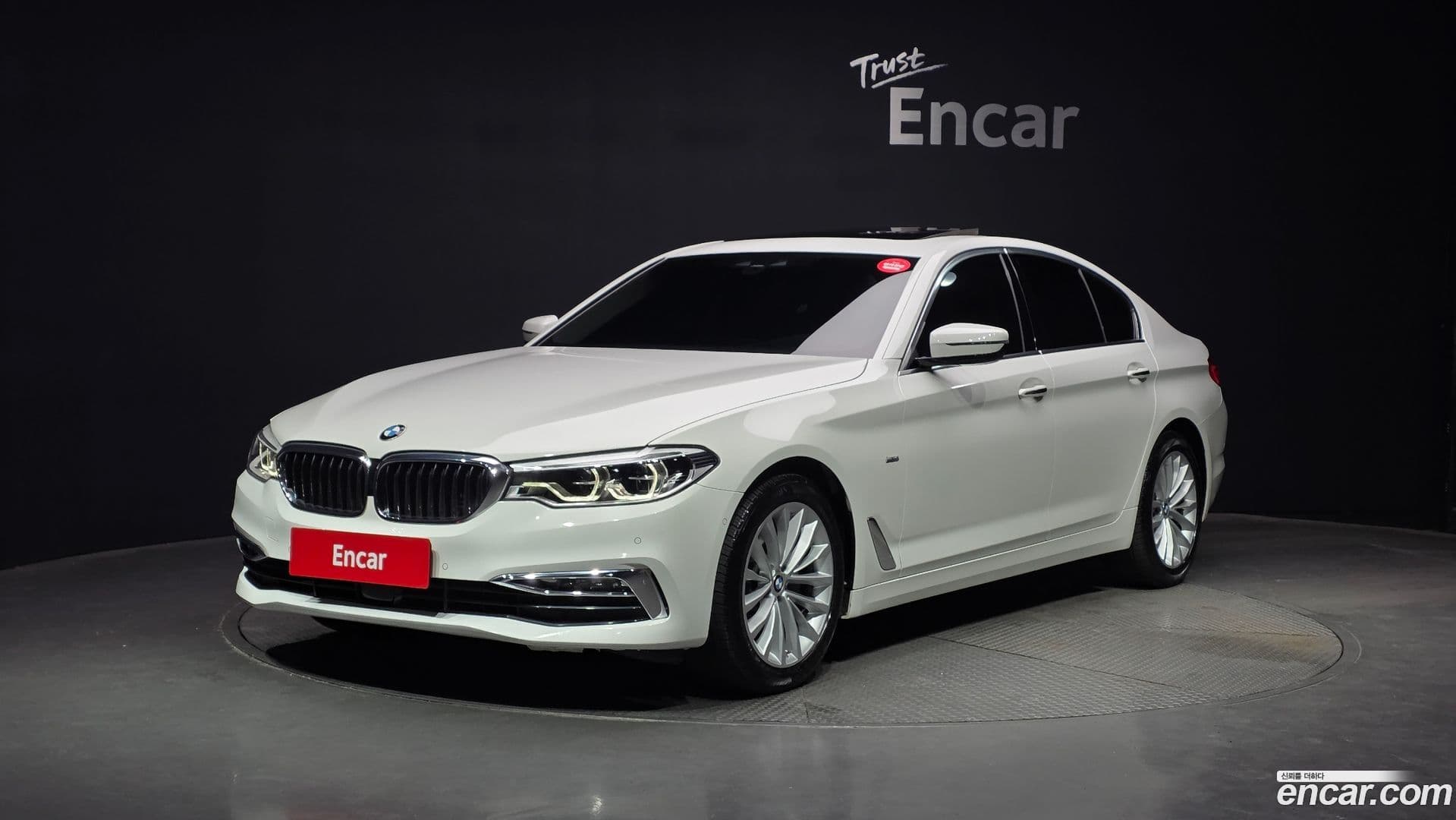 Main__Slider__Photo:5-Series BMW 2018.1-0