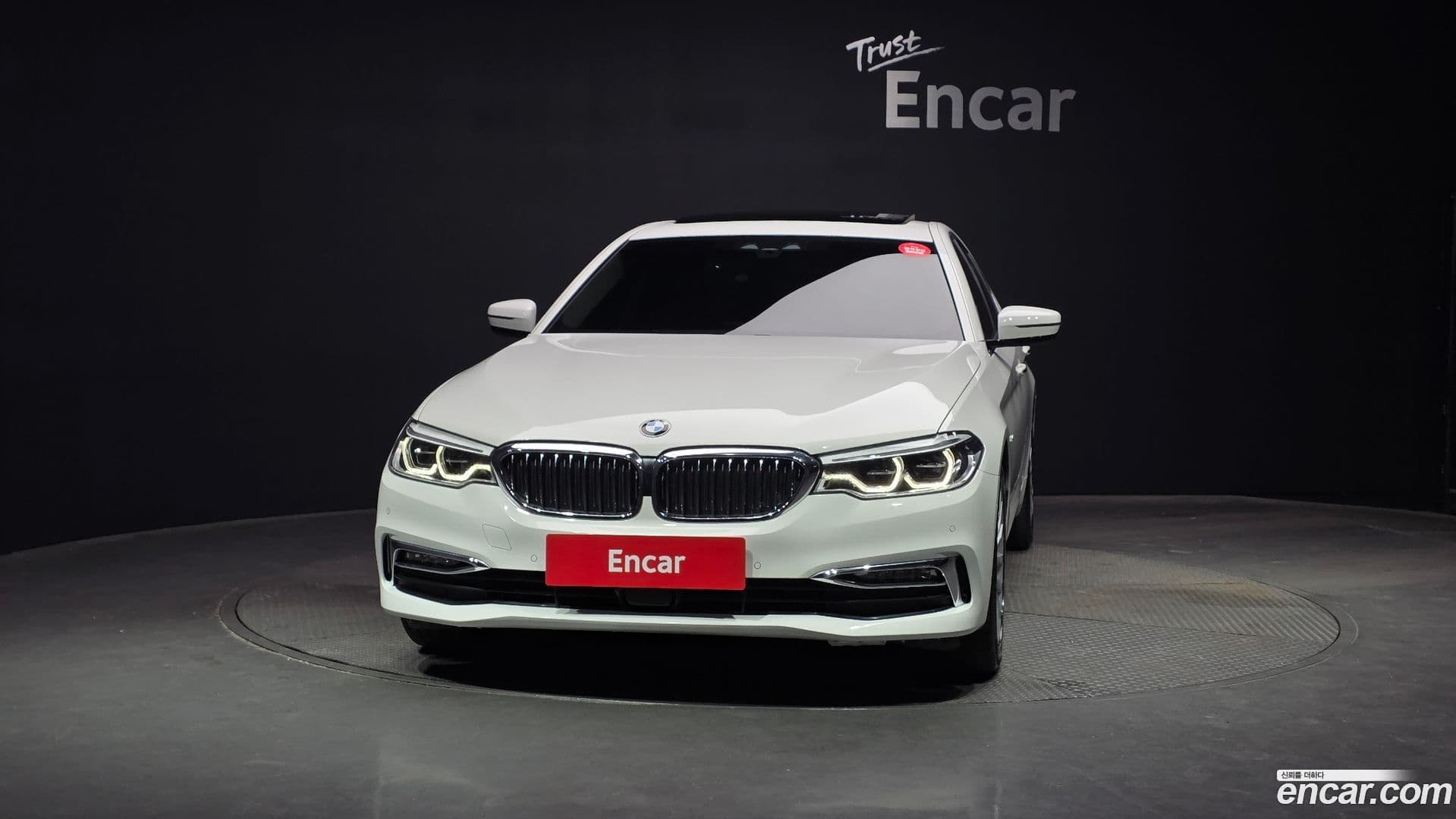 Main__Slider__Photo:5-Series BMW 2018.1-2