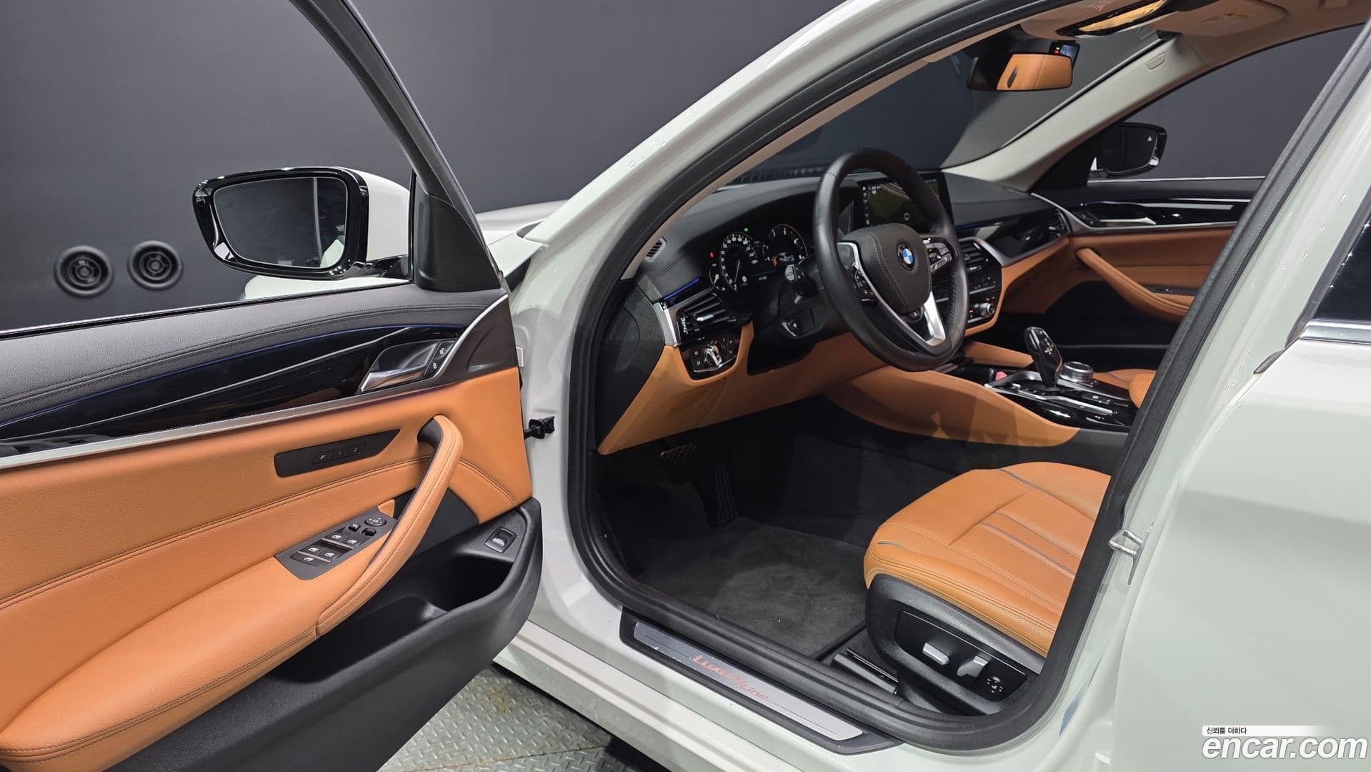 Main__Slider__Photo:5-Series BMW 2018.1-9