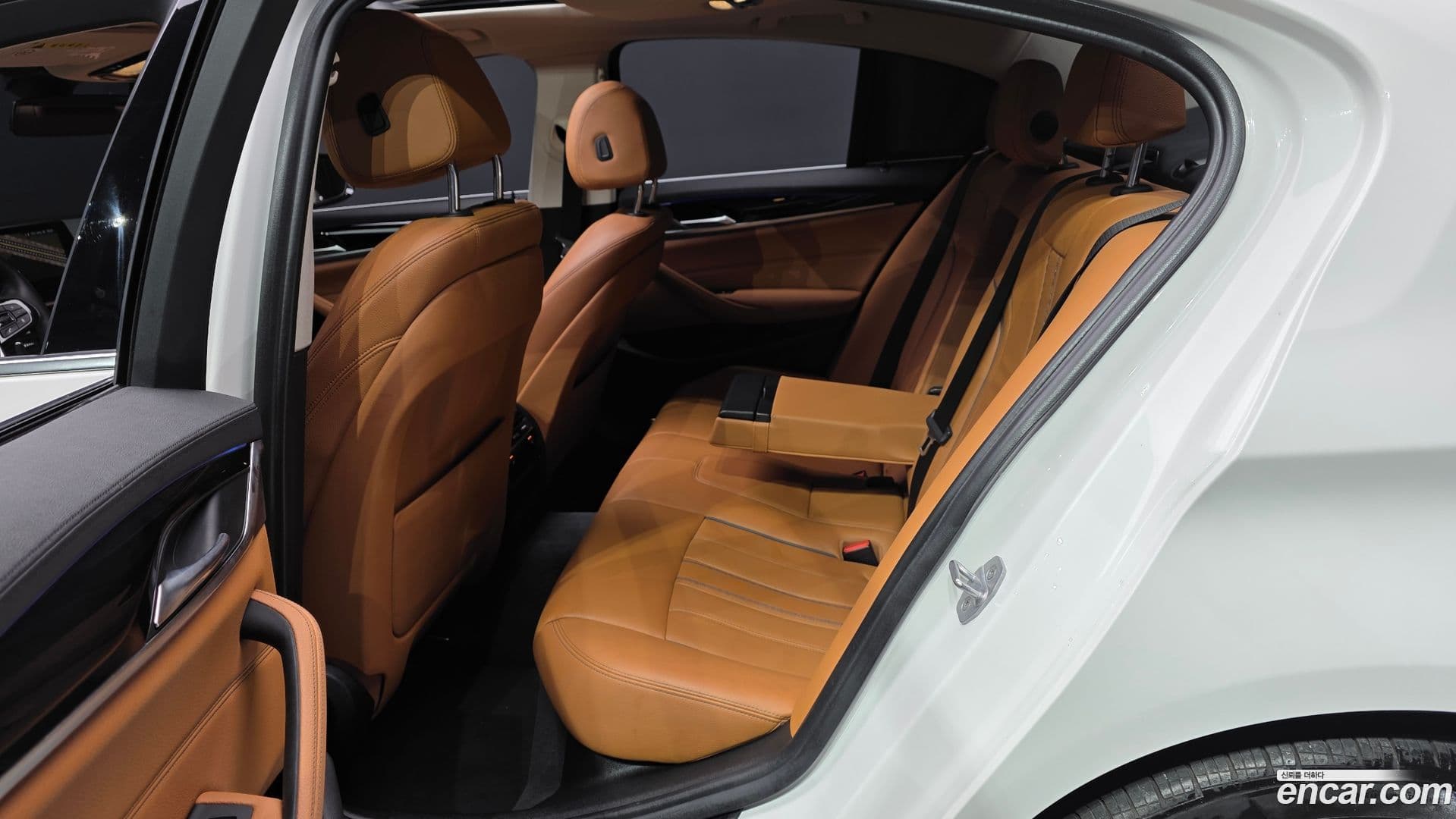 Main__Slider__Photo:5-Series BMW 2018.1-11