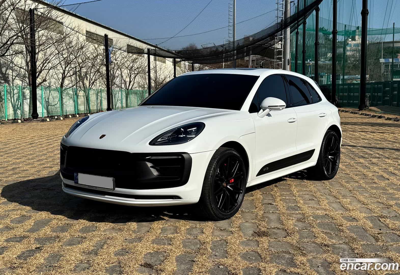 Macan Porsche 2023.2-OUTER-001