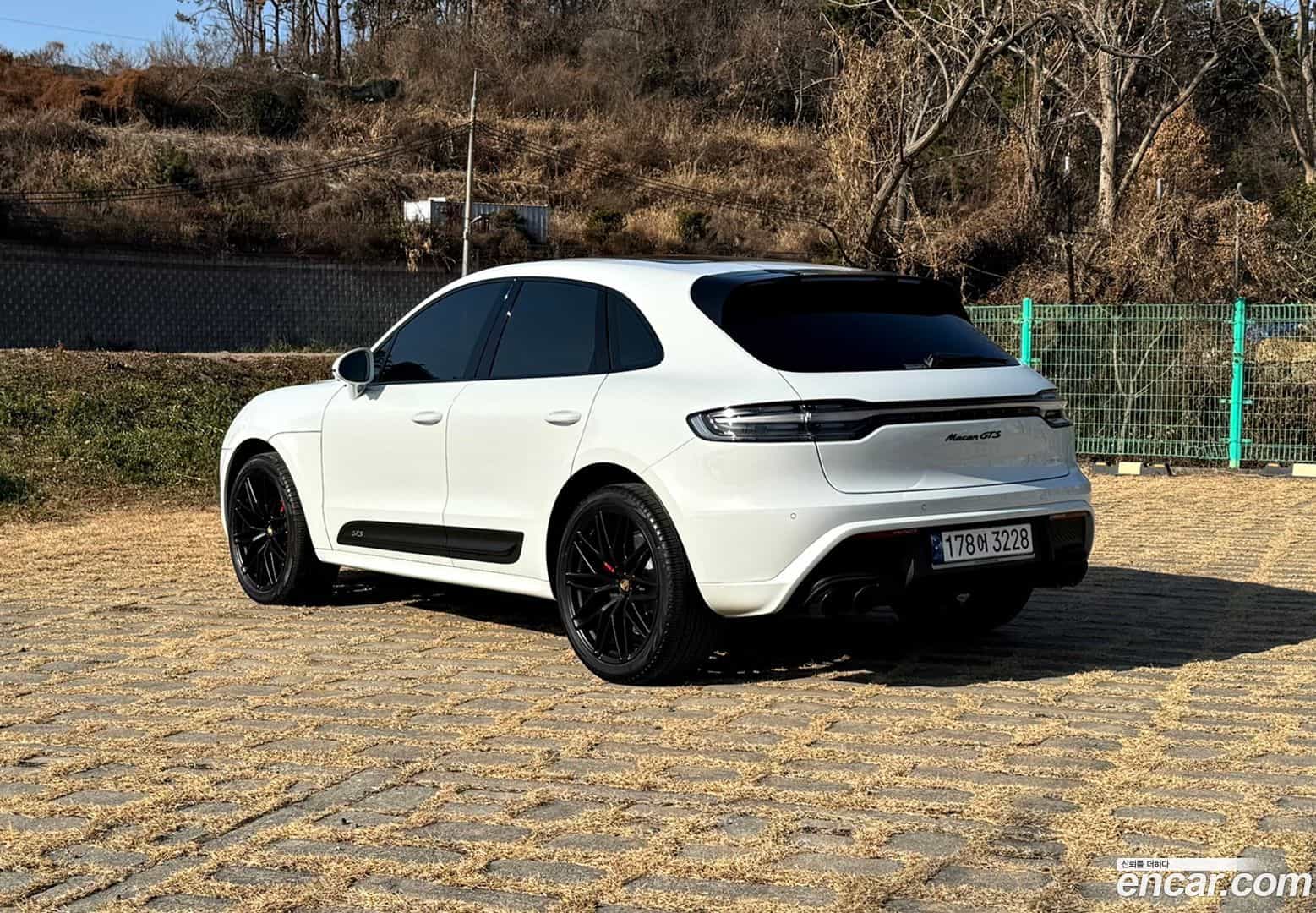 Macan Porsche 2023.2-OUTER-005