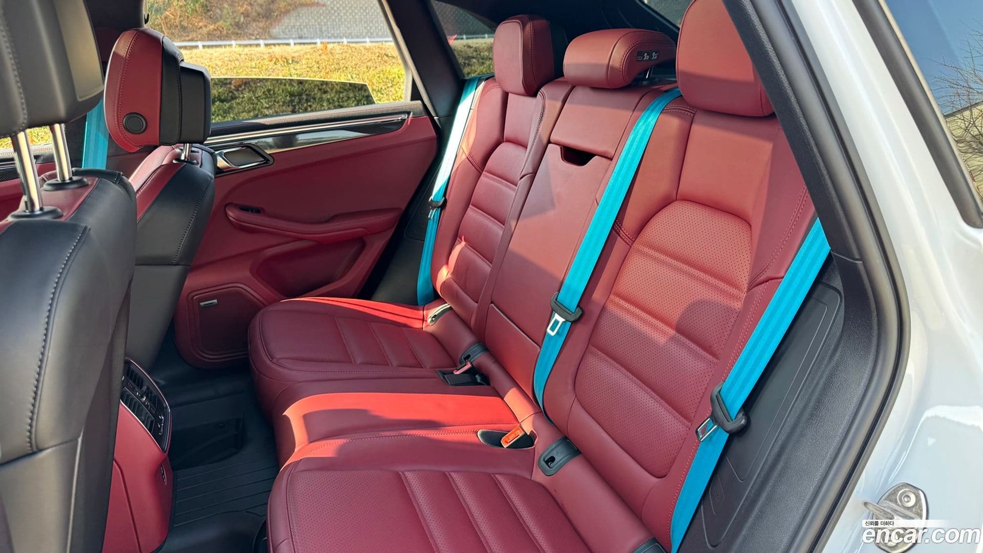 Main__Slider__Photo:Macan Porsche 2023.2-11