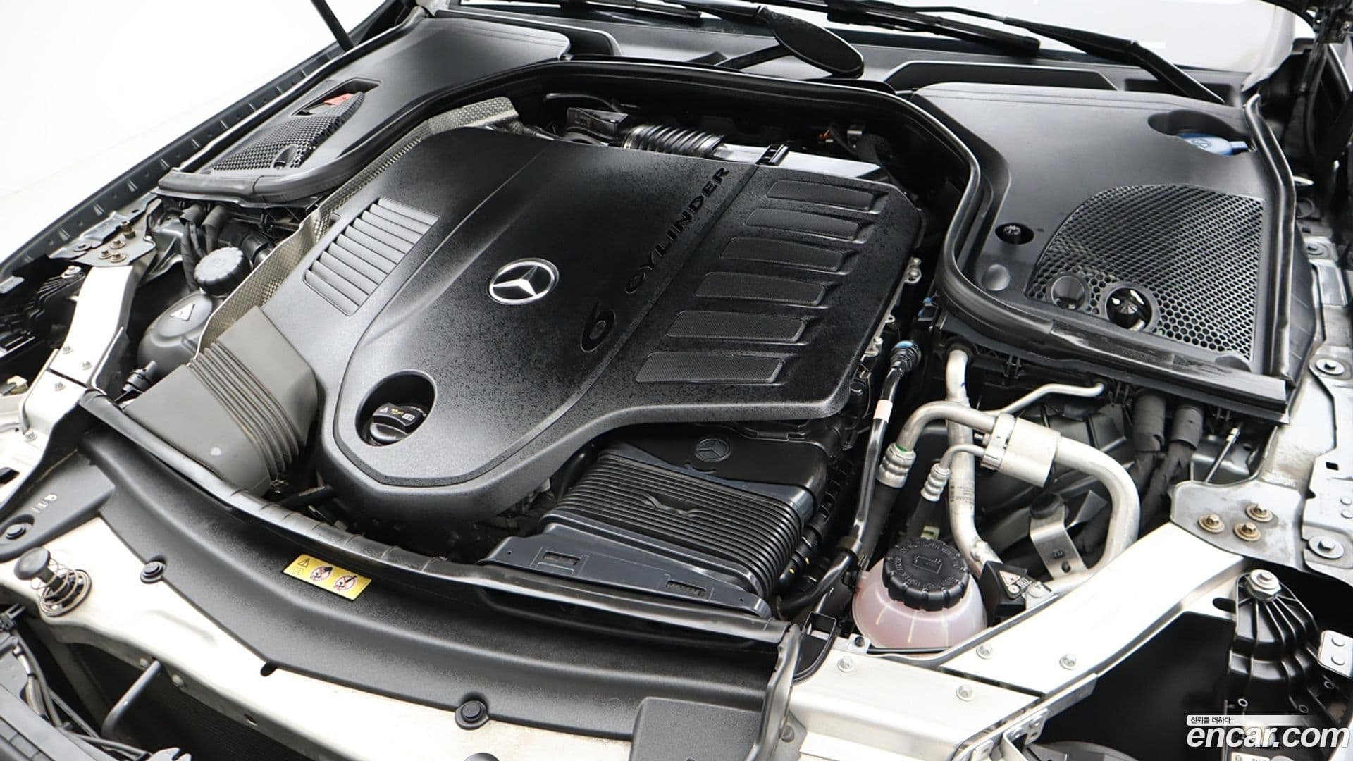 Main__Slider__Photo:CLS-Class Mercedes-Benz 2019.9-3