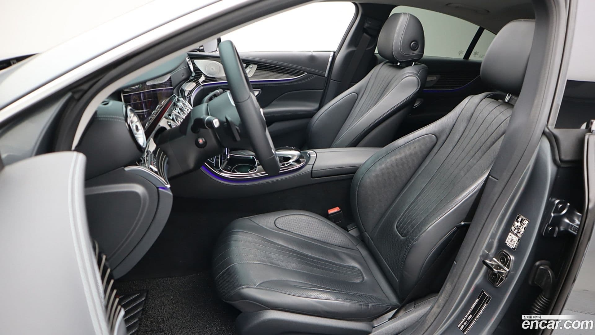 Main__Slider__Photo:CLS-Class Mercedes-Benz 2019.9-6