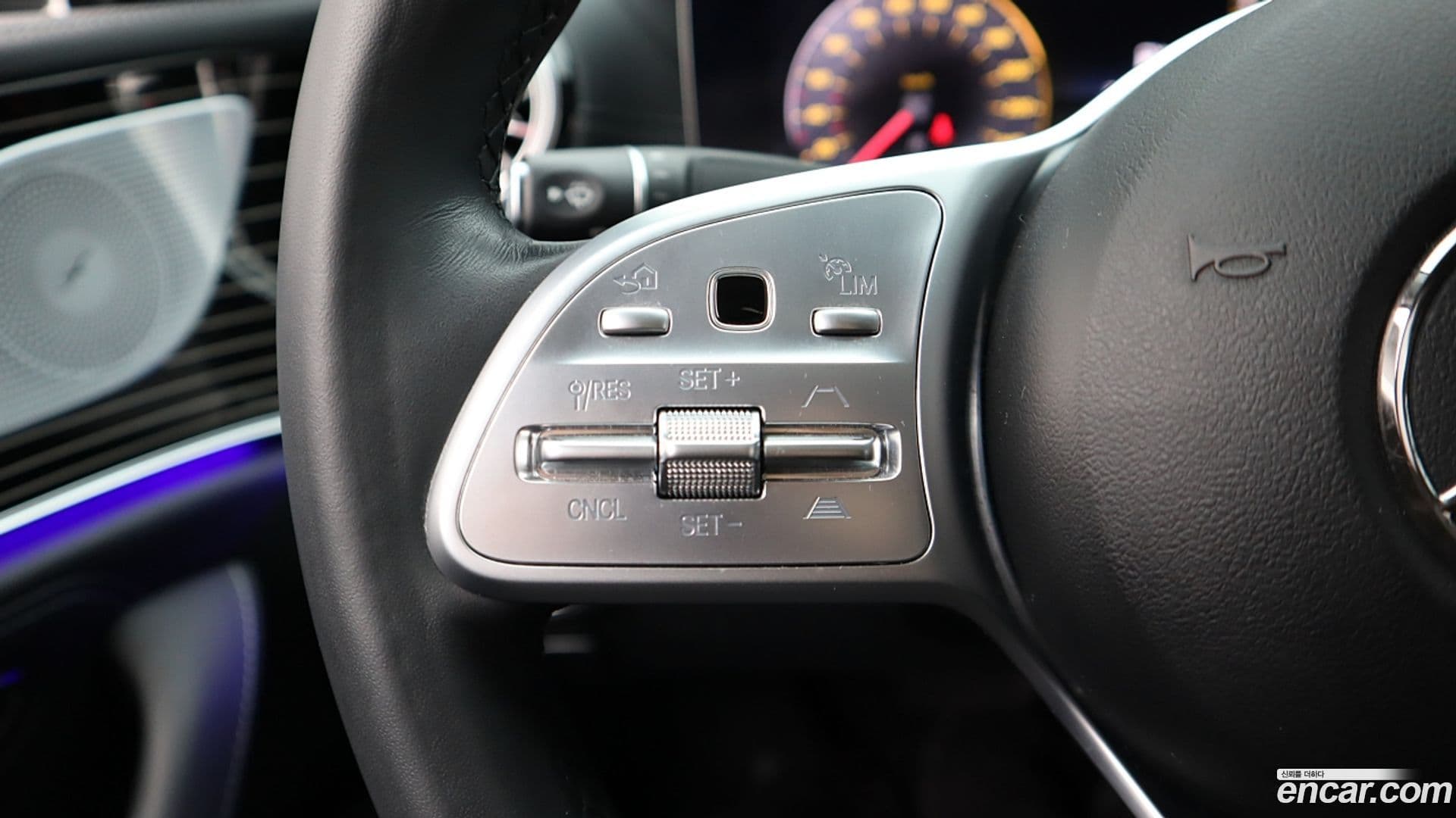 Main__Slider__Photo:CLS-Class Mercedes-Benz 2019.9-10