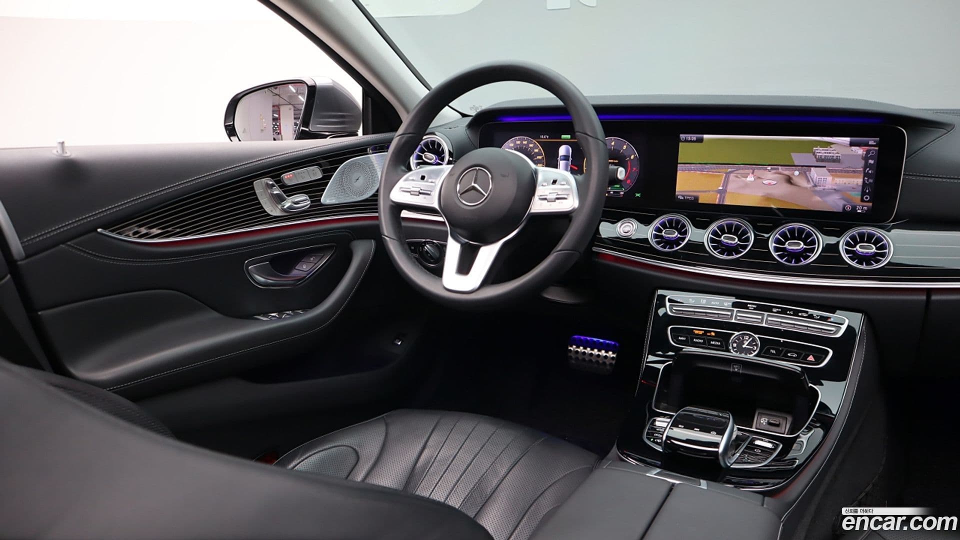 Main__Slider__Photo:CLS-Class Mercedes-Benz 2019.9-18