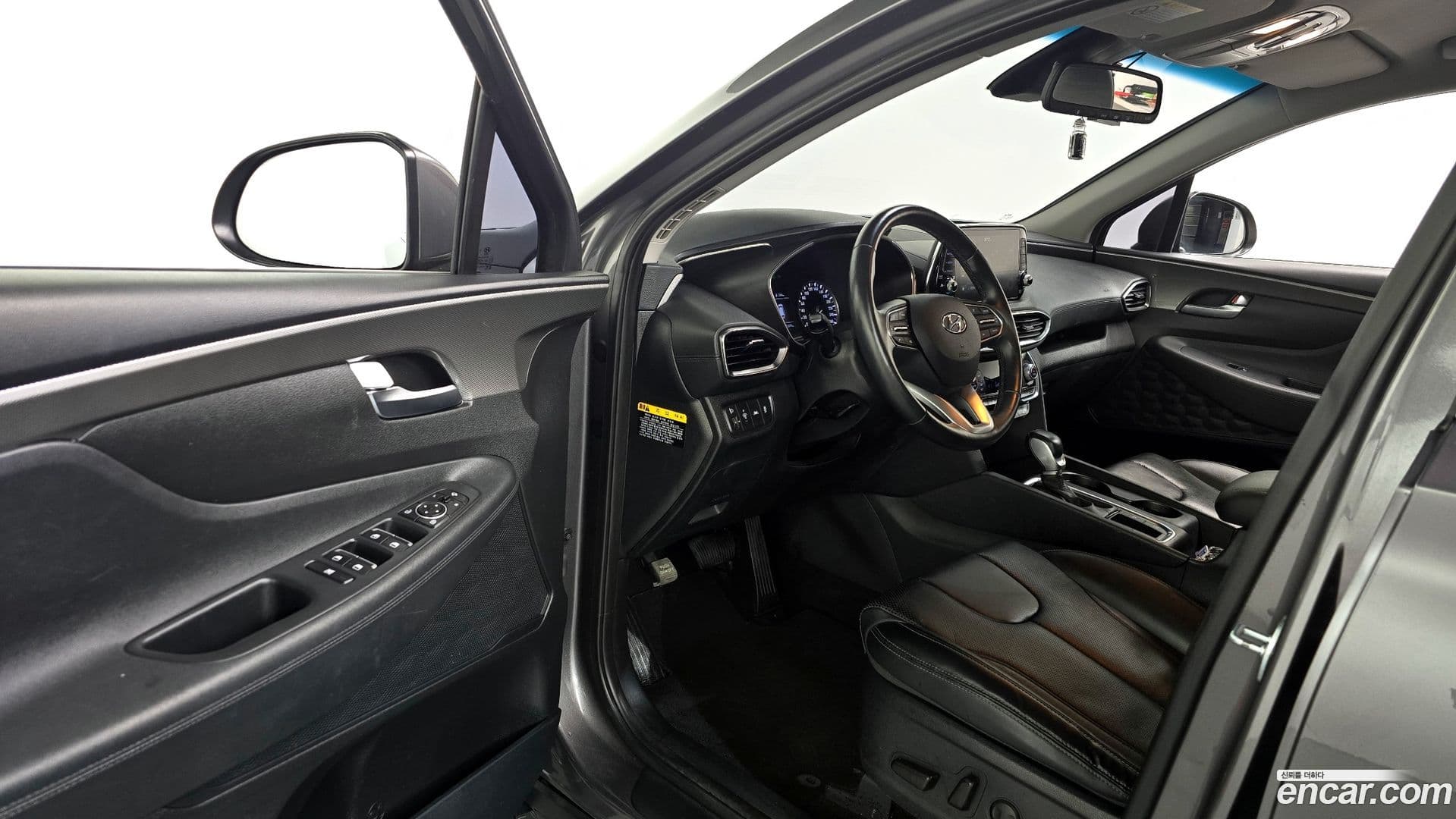 Main__Slider__Photo:Santafe Hyundai 2019.3-10