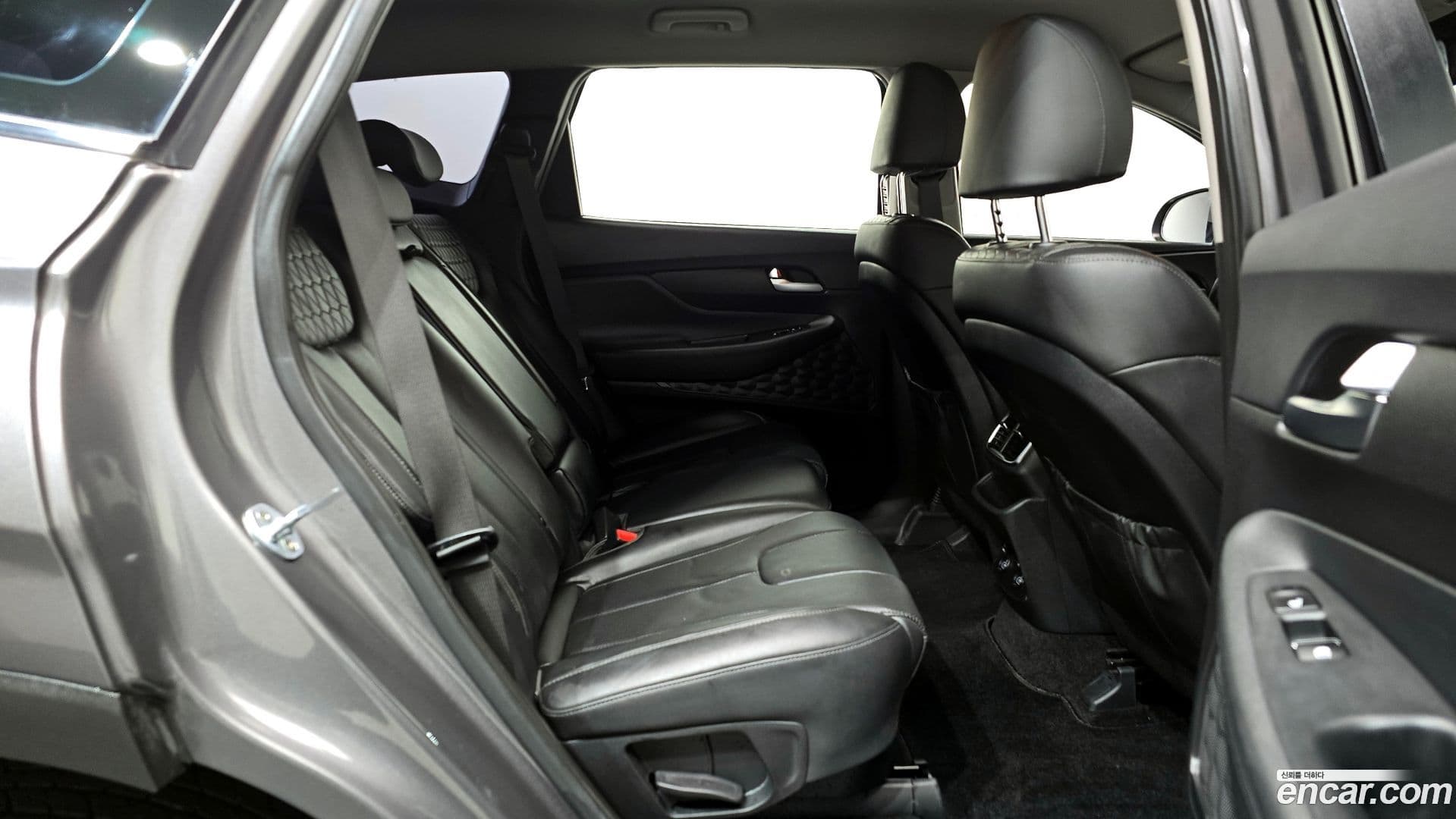 Main__Slider__Photo:Santafe Hyundai 2019.3-11