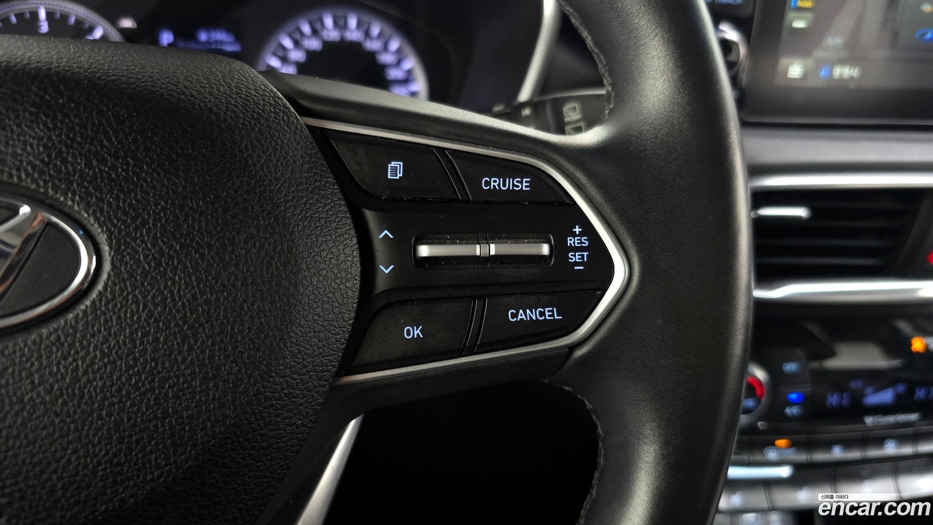 Main__Slider__Photo:Santafe Hyundai 2019.3-17