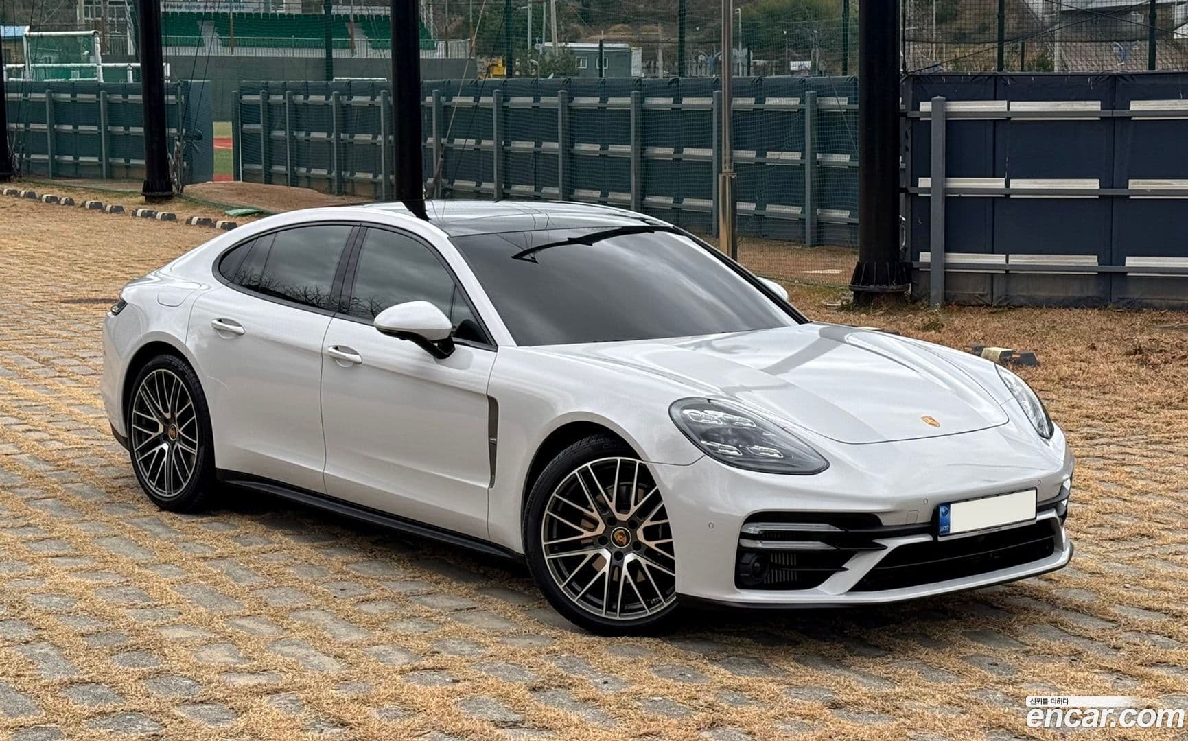 Main__Slider__Photo:Panamera Porsche 2022.5-2