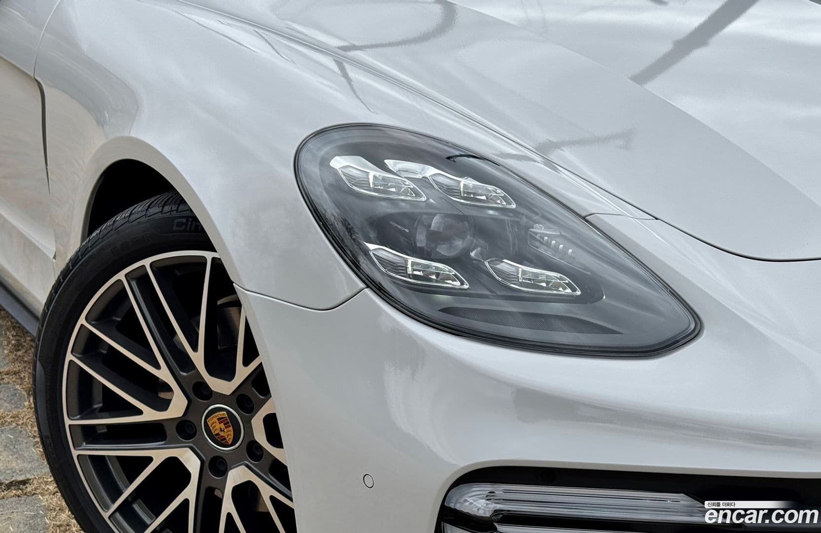 Main__Slider__Photo:Panamera Porsche 2022.5-3