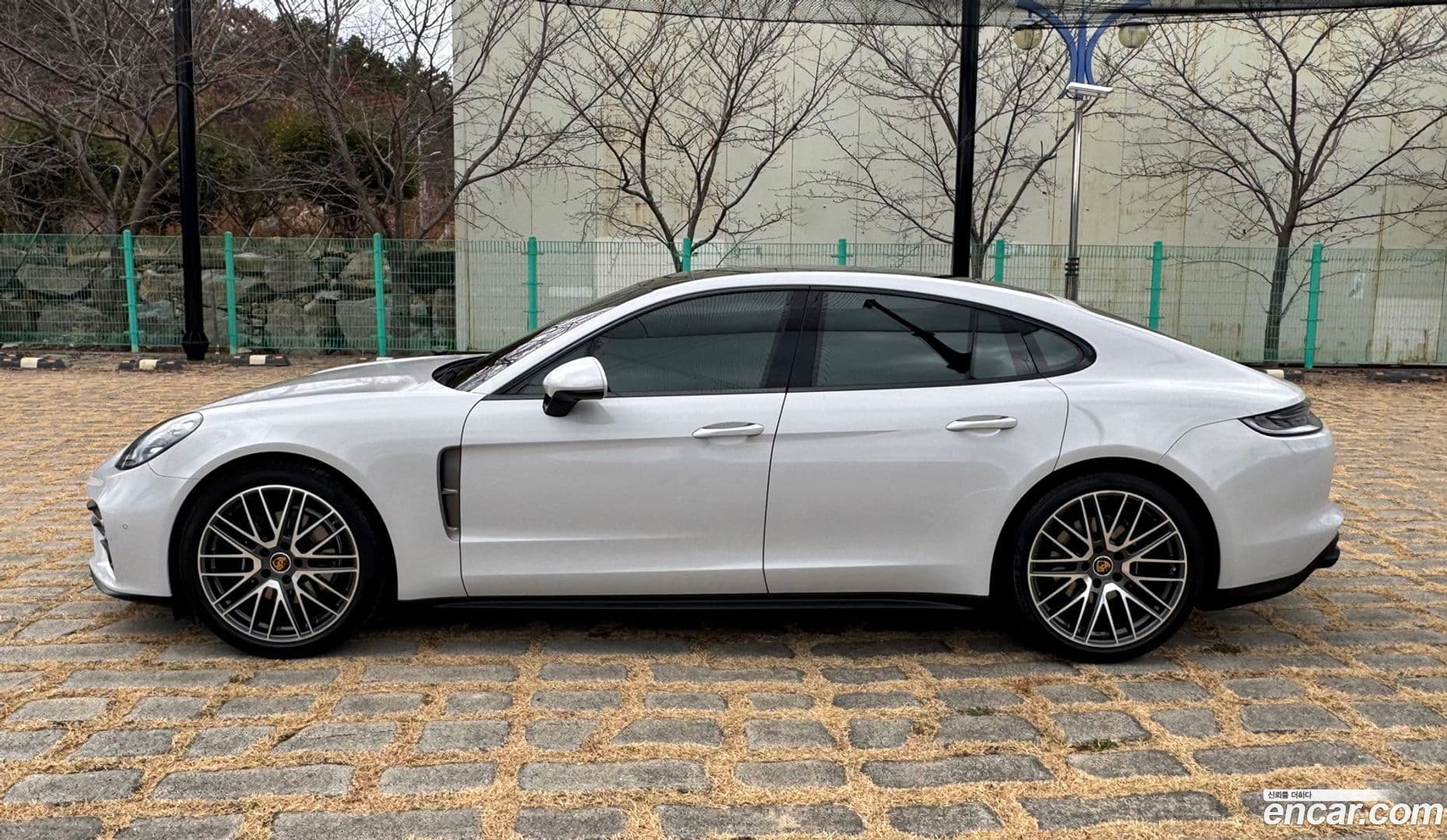 Main__Slider__Photo:Panamera Porsche 2022.5-4