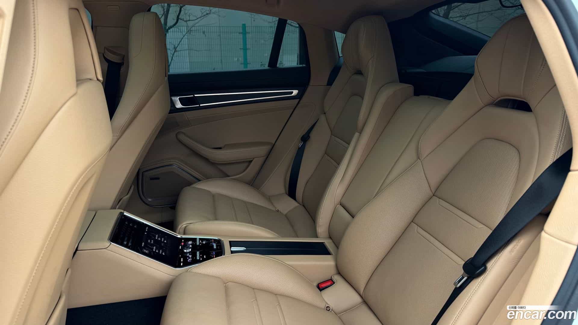 Panamera Porsche 2022.5-OPTION-016