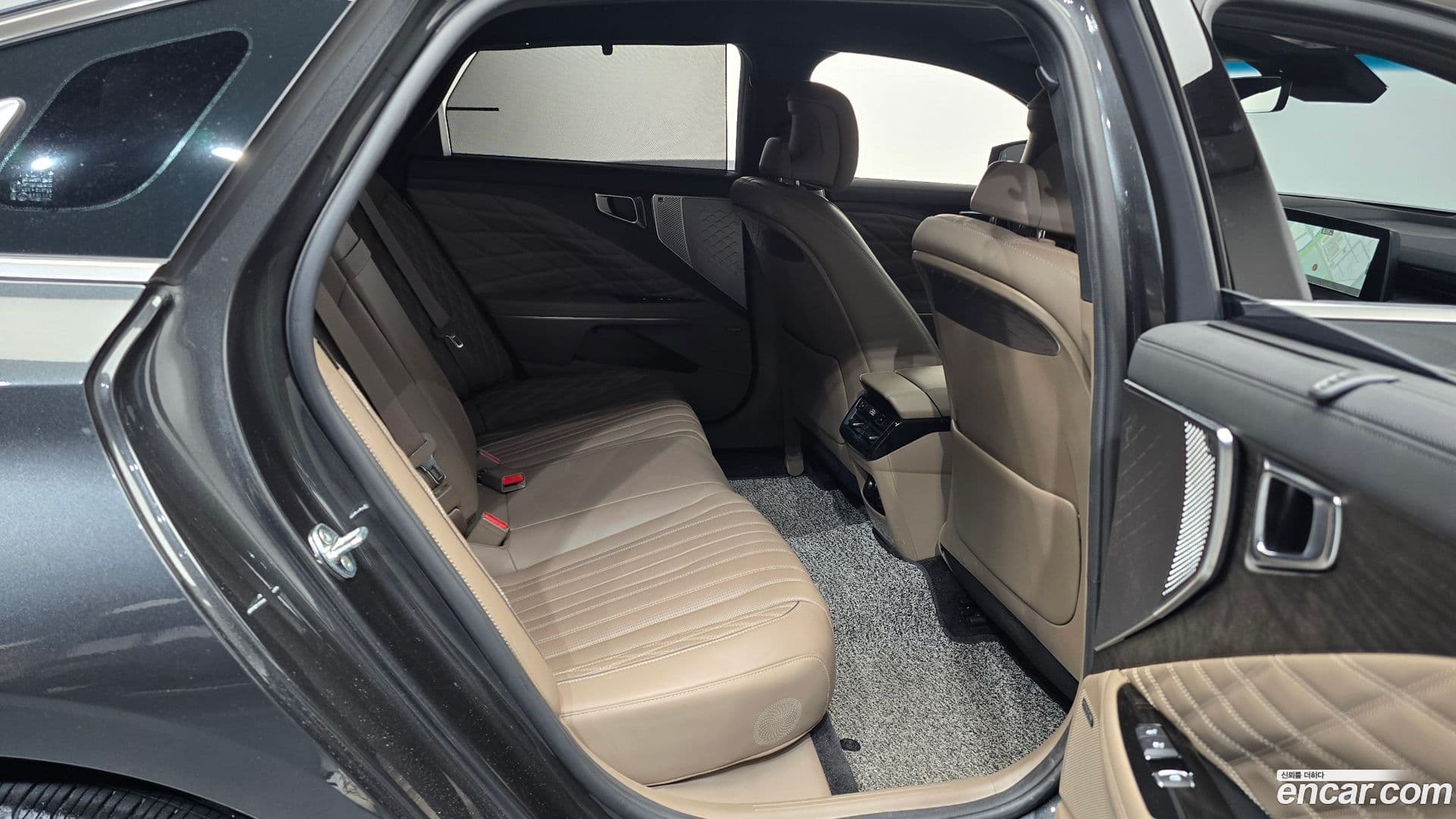 Main__Slider__Photo:K8 Kia 2021.6-11