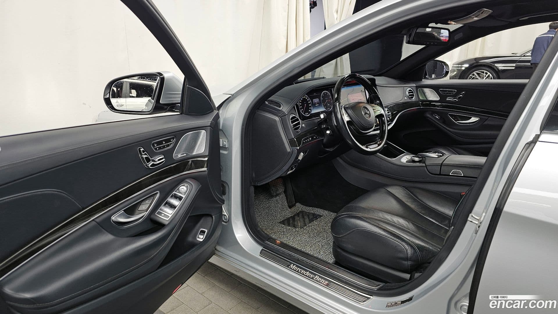 Main__Slider__Photo:S-Class Mercedes-Benz 2015.0-9