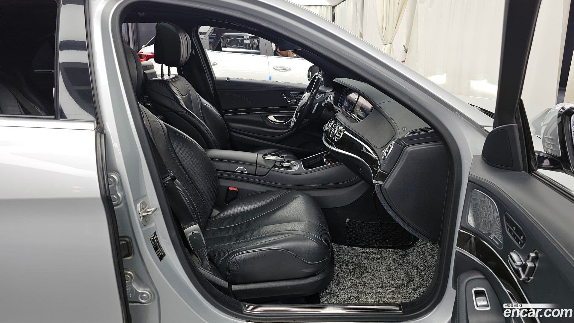 Main__Slider__Photo:S-Class Mercedes-Benz 2015.0-10