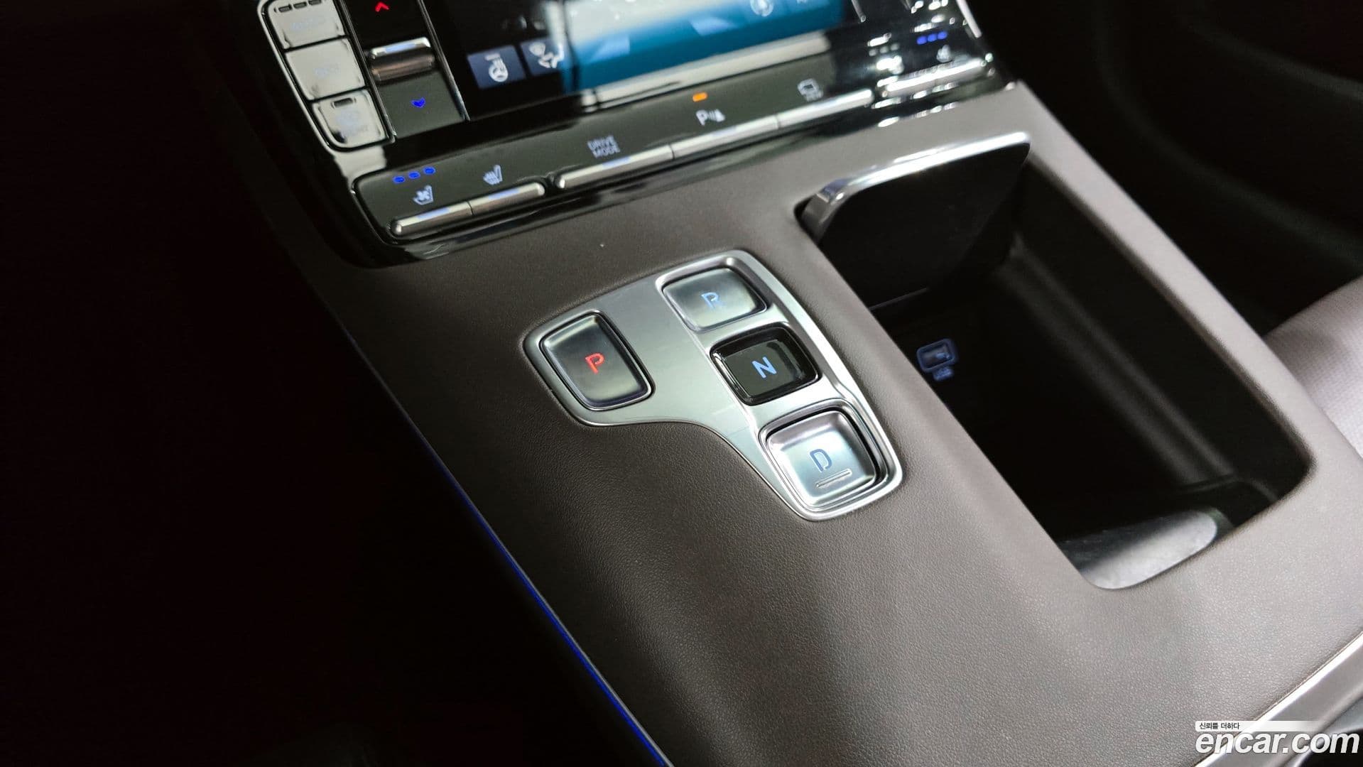 Main__Slider__Photo:Grandeur Hyundai 2020.4-8