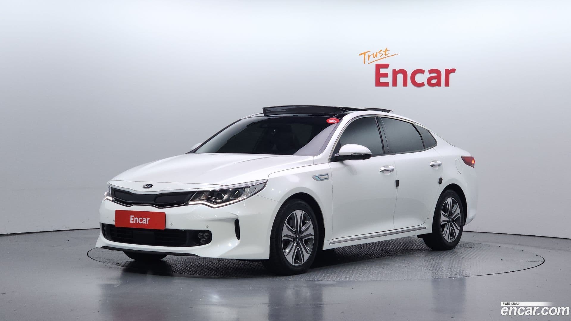 Main__Slider__Photo:K5 Kia 2016.9-0