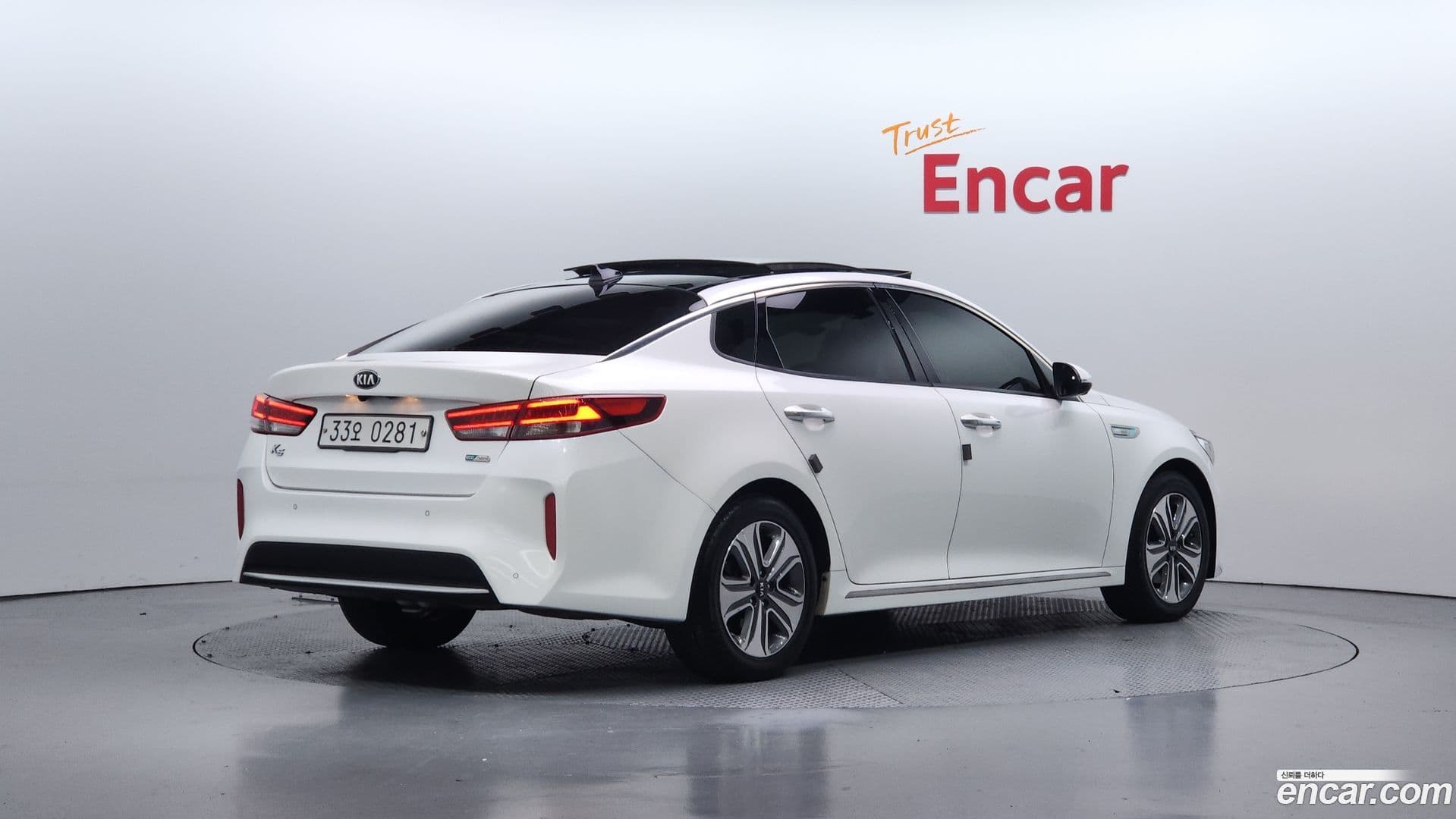 Main__Slider__Photo:K5 Kia 2016.9-1