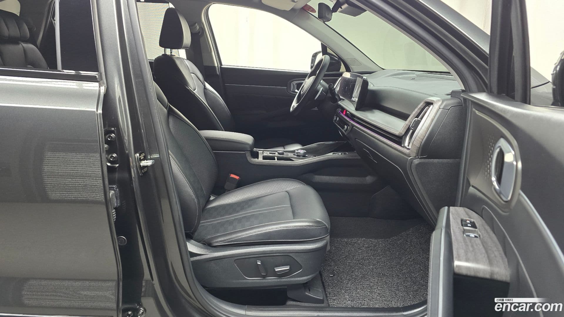 Main__Slider__Photo:Sorento Kia 2024.4-9