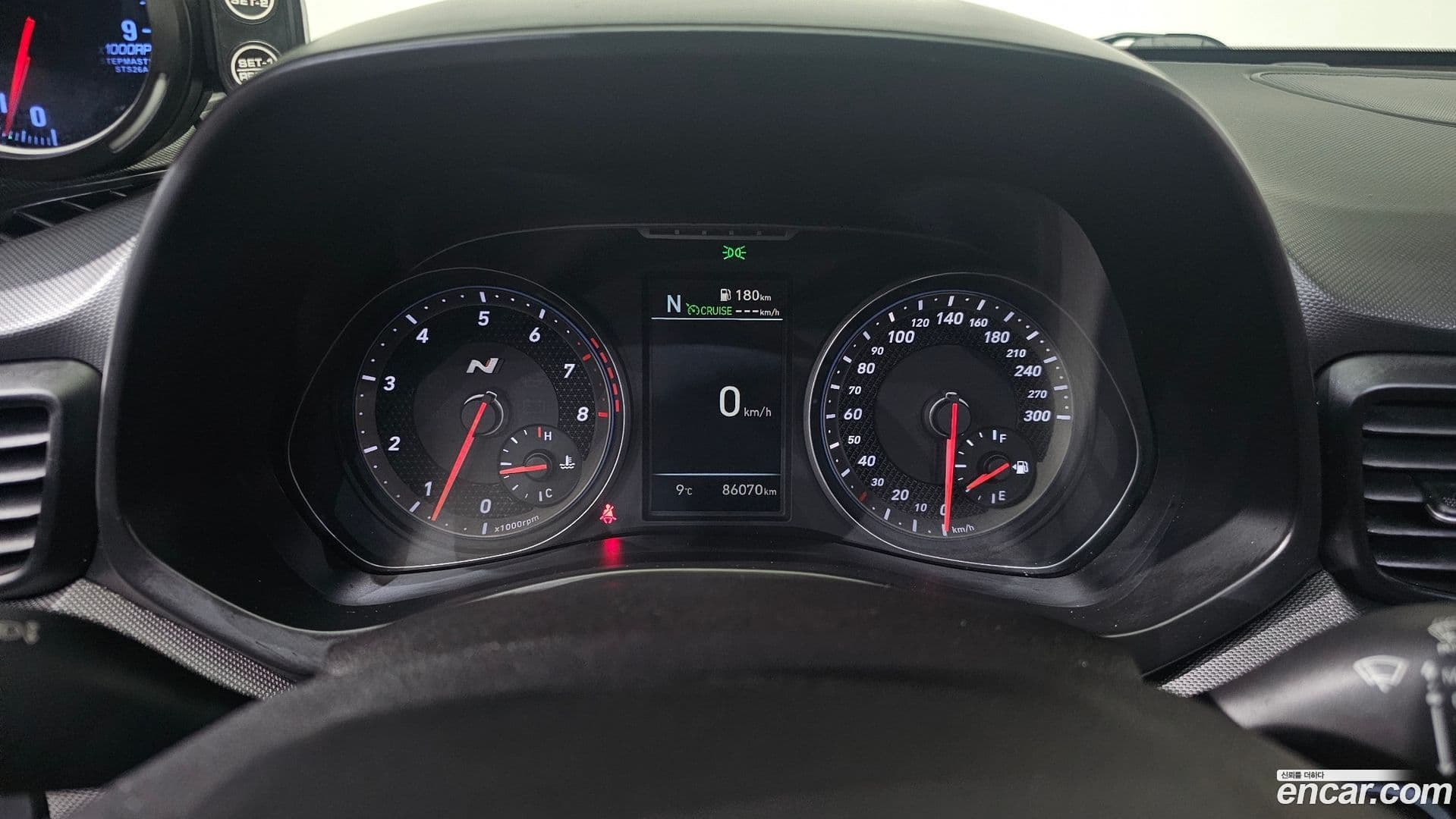 Main__Slider__Photo:Veloster Hyundai 2018.8-7