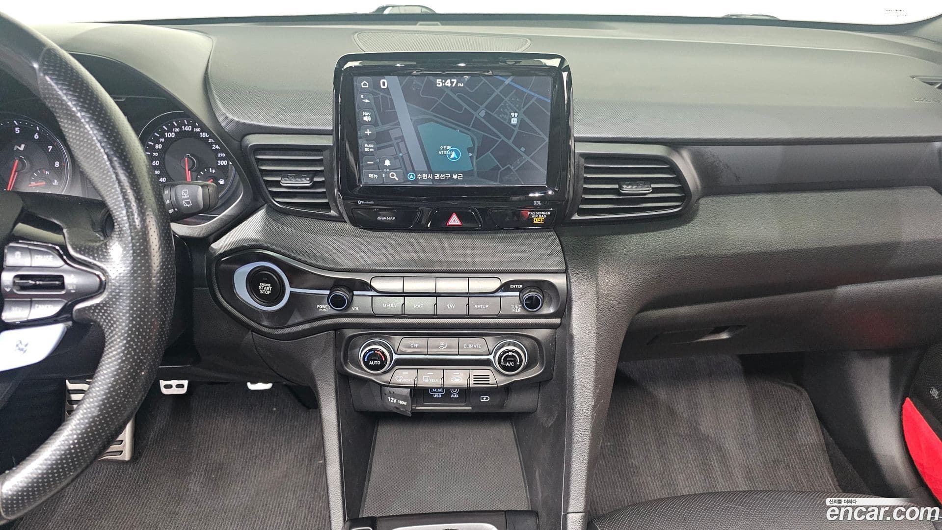 Main__Slider__Photo:Veloster Hyundai 2018.8-13