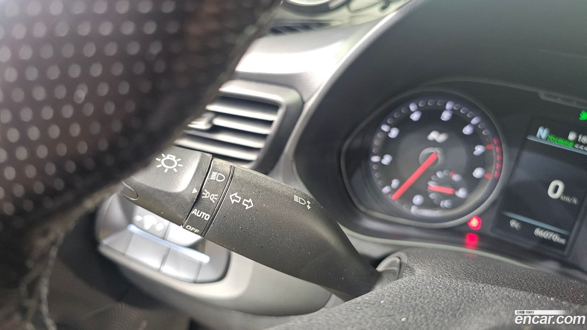 Main__Slider__Photo:Veloster Hyundai 2018.8-16